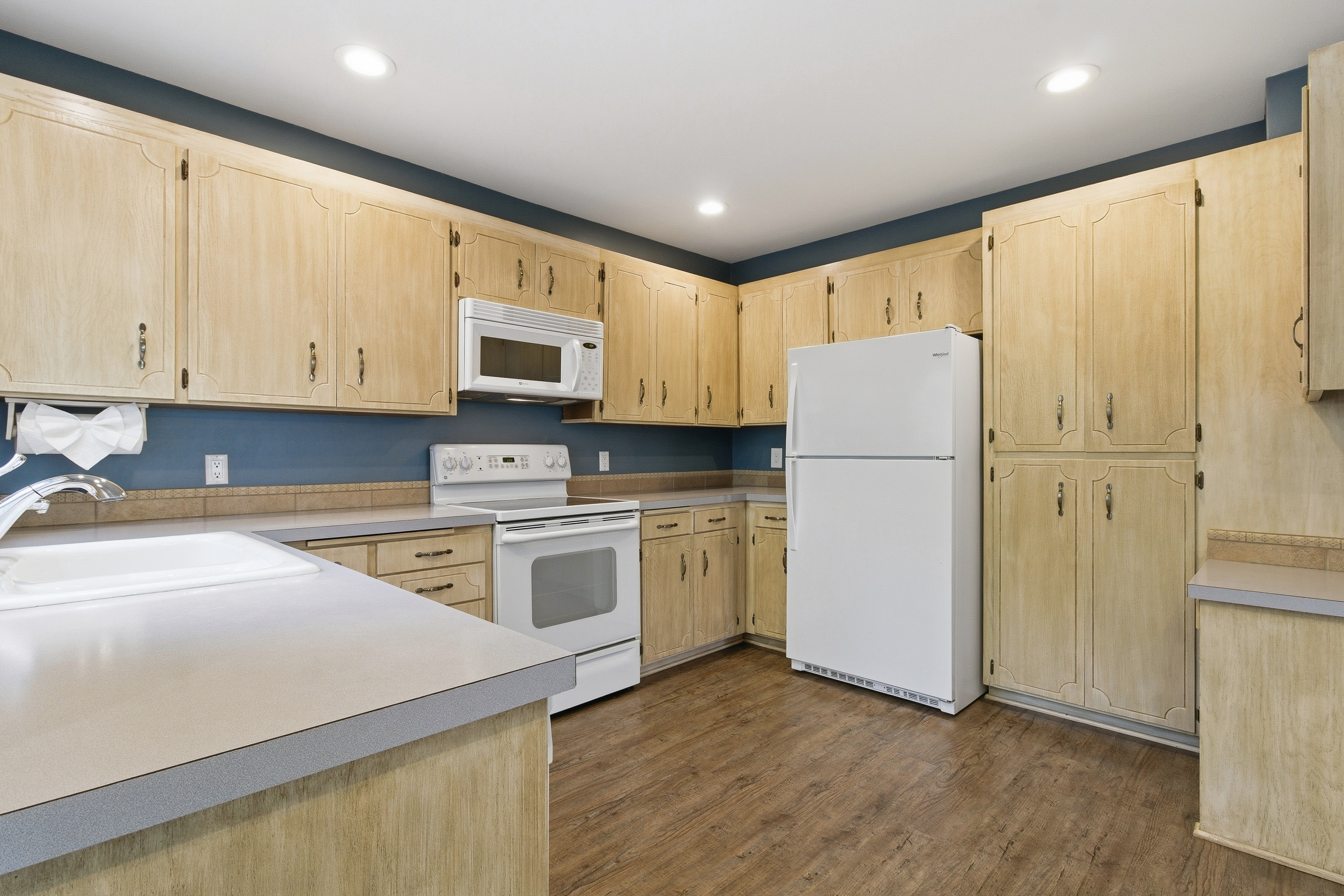  1021 E Chestnut St - 物件實景