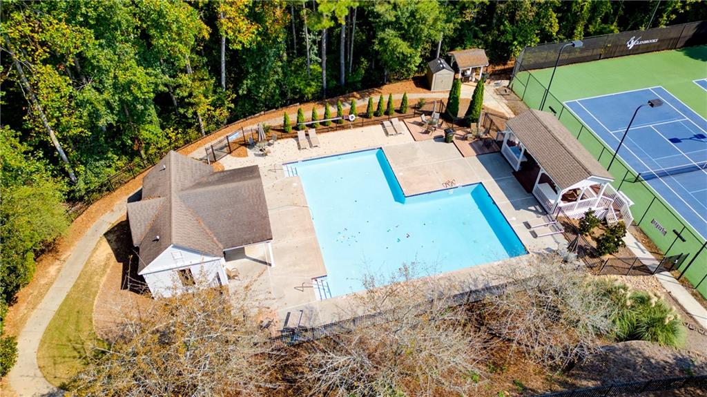 Roswell, Georgia, 30075, United States, 4 Bedrooms Bedrooms, ,3 BathroomsBathrooms,Residential,For Sale,1986078