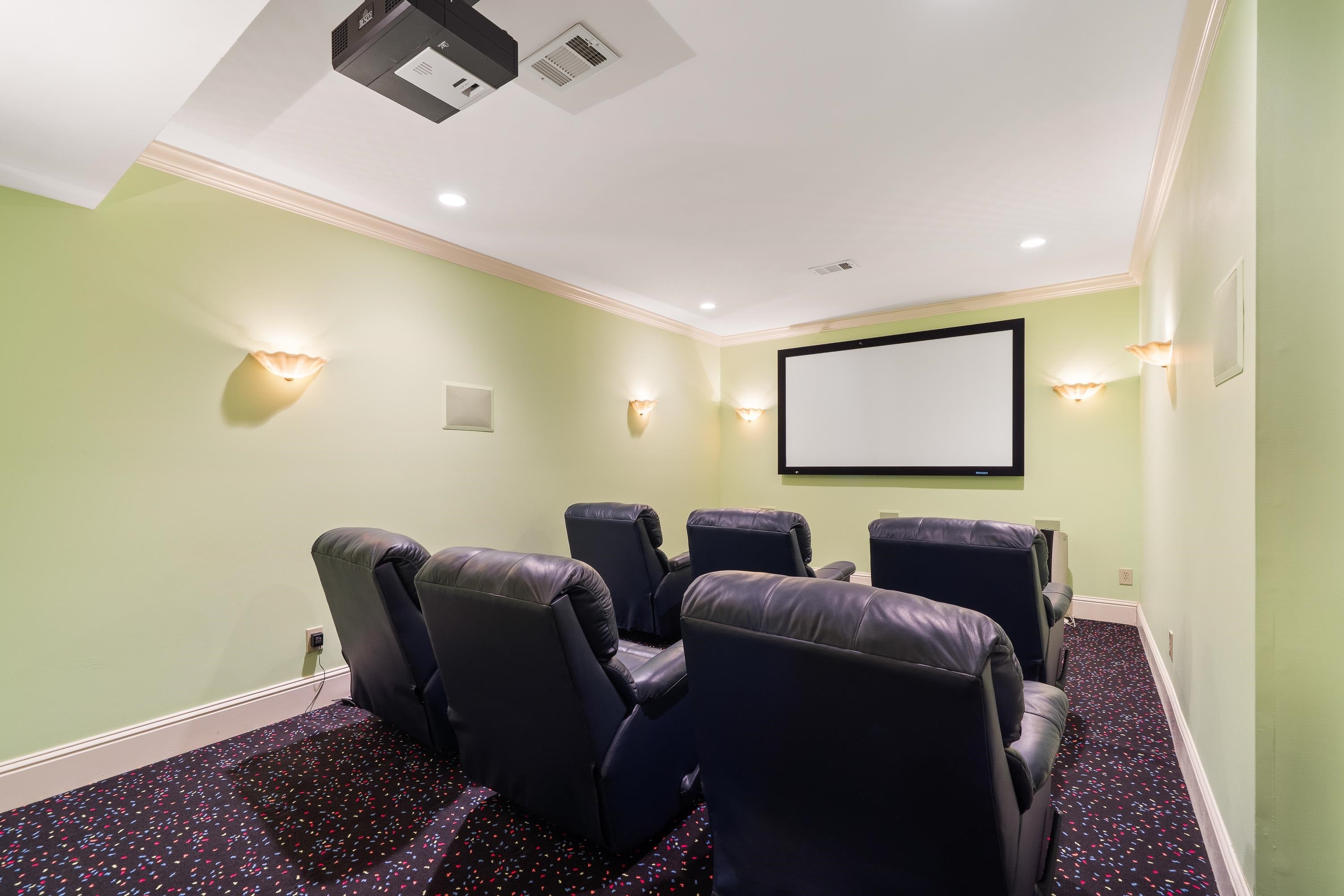 Greensboro, Georgia, 30642, United States, 7 Bedrooms Bedrooms, ,8 BathroomsBathrooms,Residential,For Sale,1984932