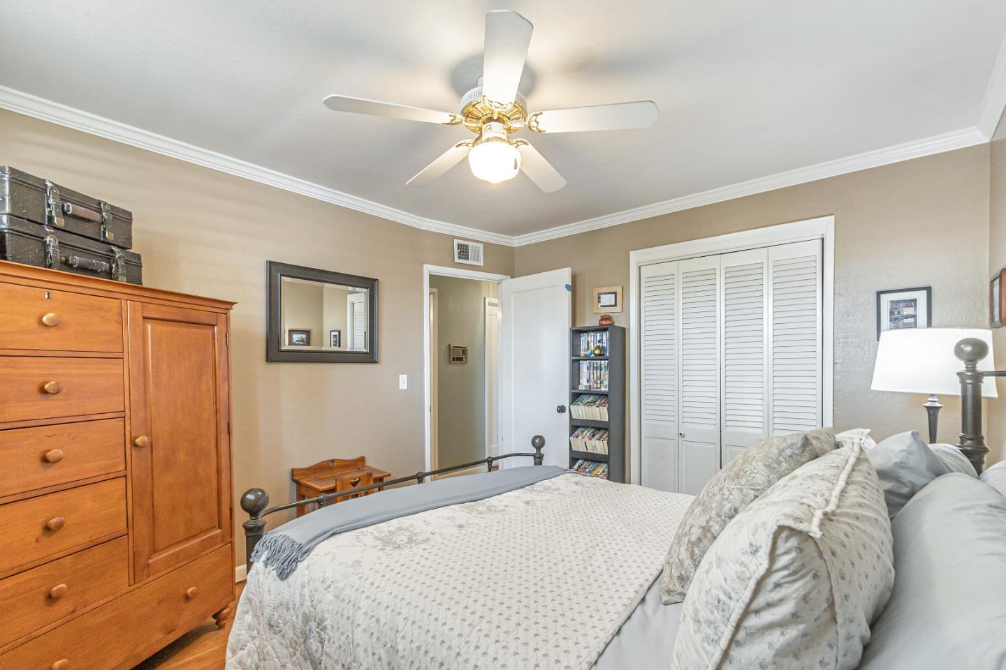 Santa Clara, California, 95050, United States, 3 Bedrooms Bedrooms, ,2 BathroomsBathrooms,Residential,For Sale,1942151