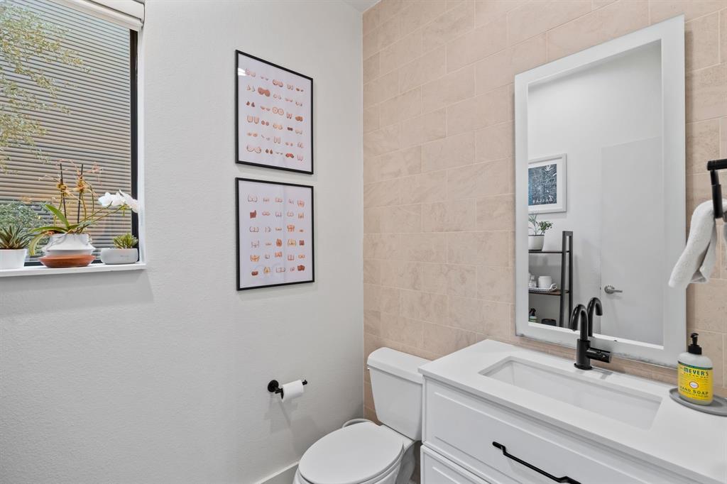 Dallas, Texas, 75219, United States, 2 Bedrooms Bedrooms, ,3 BathroomsBathrooms,Residential,For Sale,1911883