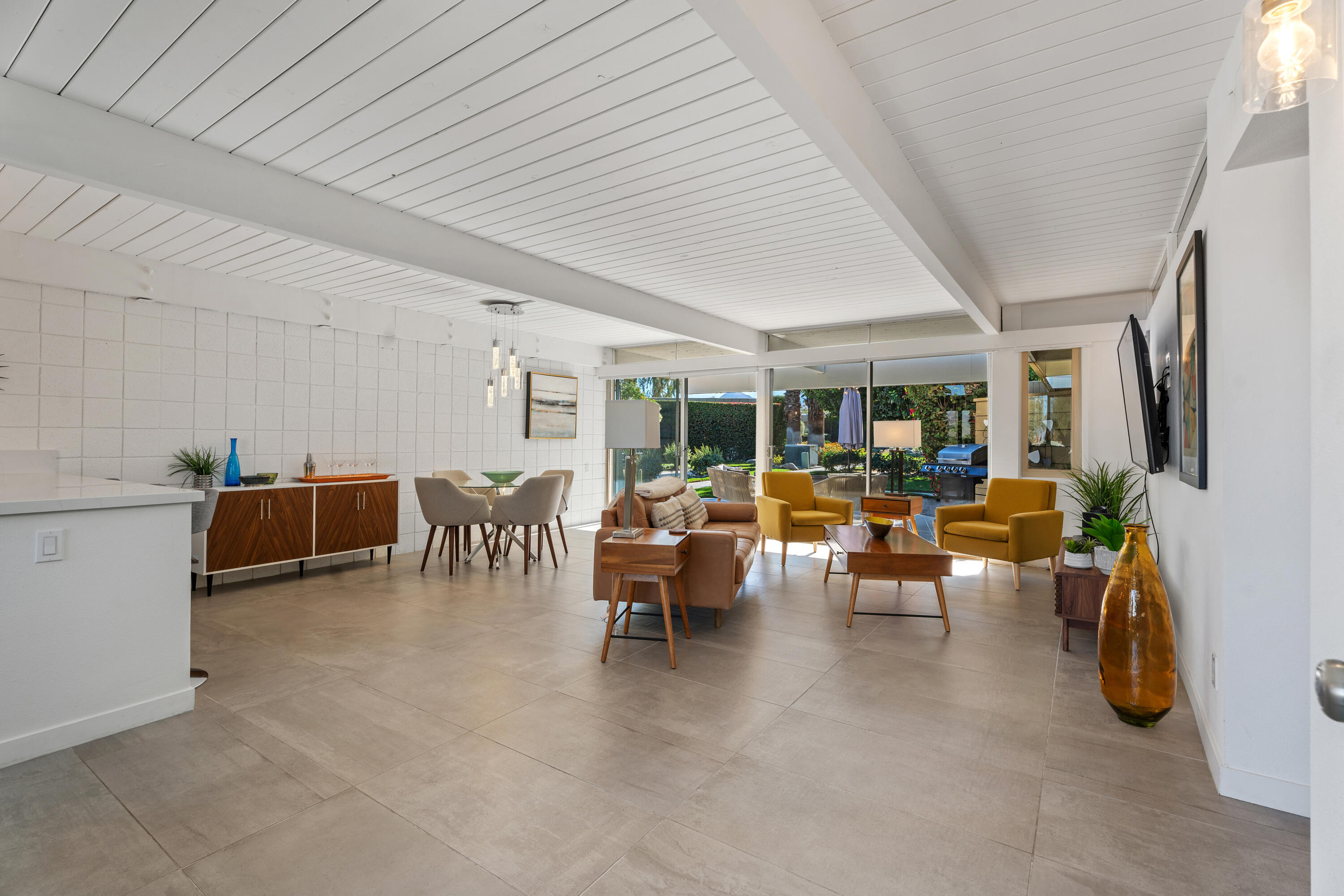 Palm Desert, California, 92260, United States, 2 Bedrooms Bedrooms, ,1 BathroomBathrooms,Residential,For Sale,1994771