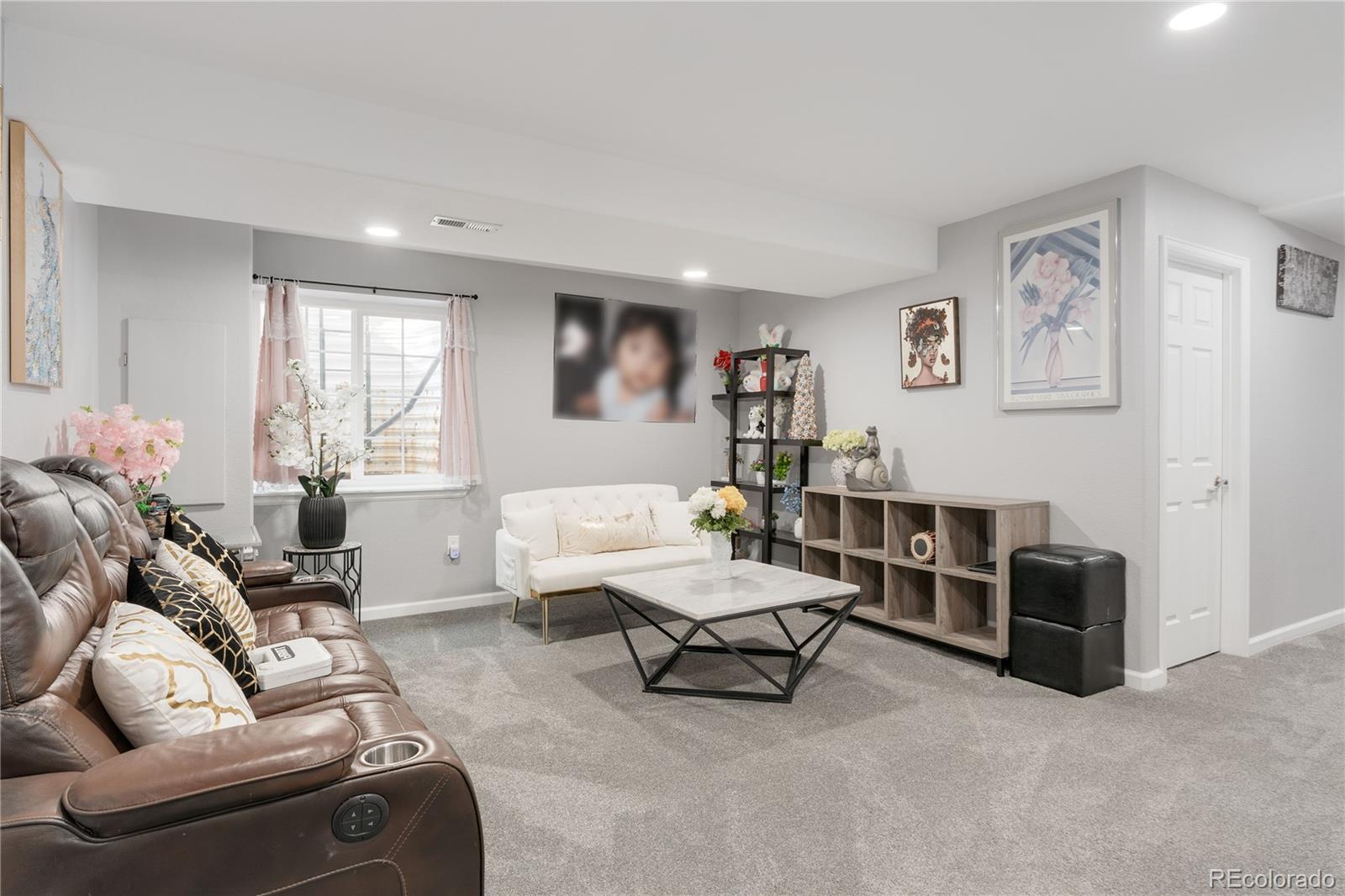 Aurora, Colorado, 80018, United States, 5 Bedrooms Bedrooms, ,3 BathroomsBathrooms,Residential,For Sale,1912171
