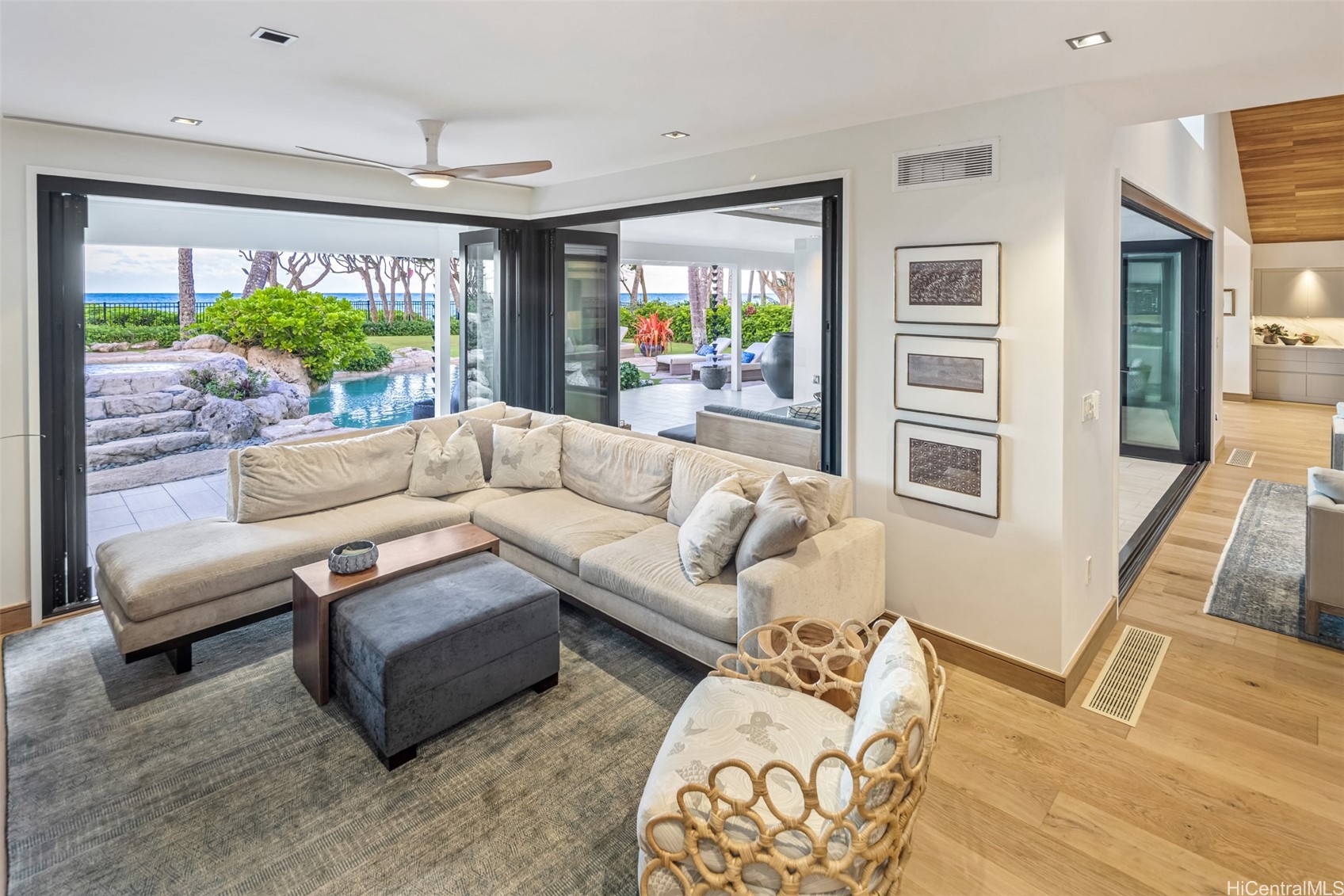 Kailua, Hawaii, 96734, United States, 4 Bedrooms Bedrooms, ,5 BathroomsBathrooms,Residential,For Sale,1989411