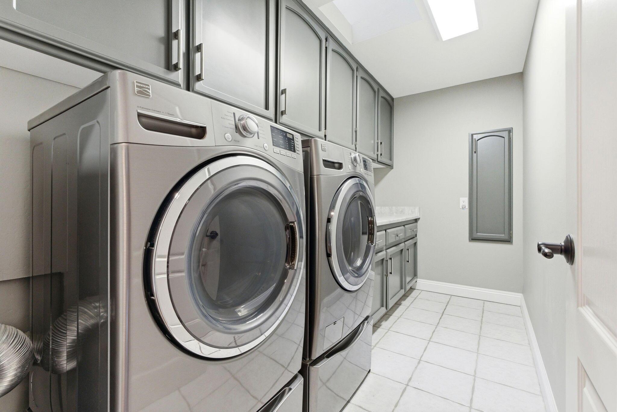 Bakersfield, California, 93314, United States, 4 Bedrooms Bedrooms, ,3 BathroomsBathrooms,Residential,For Sale,1996652