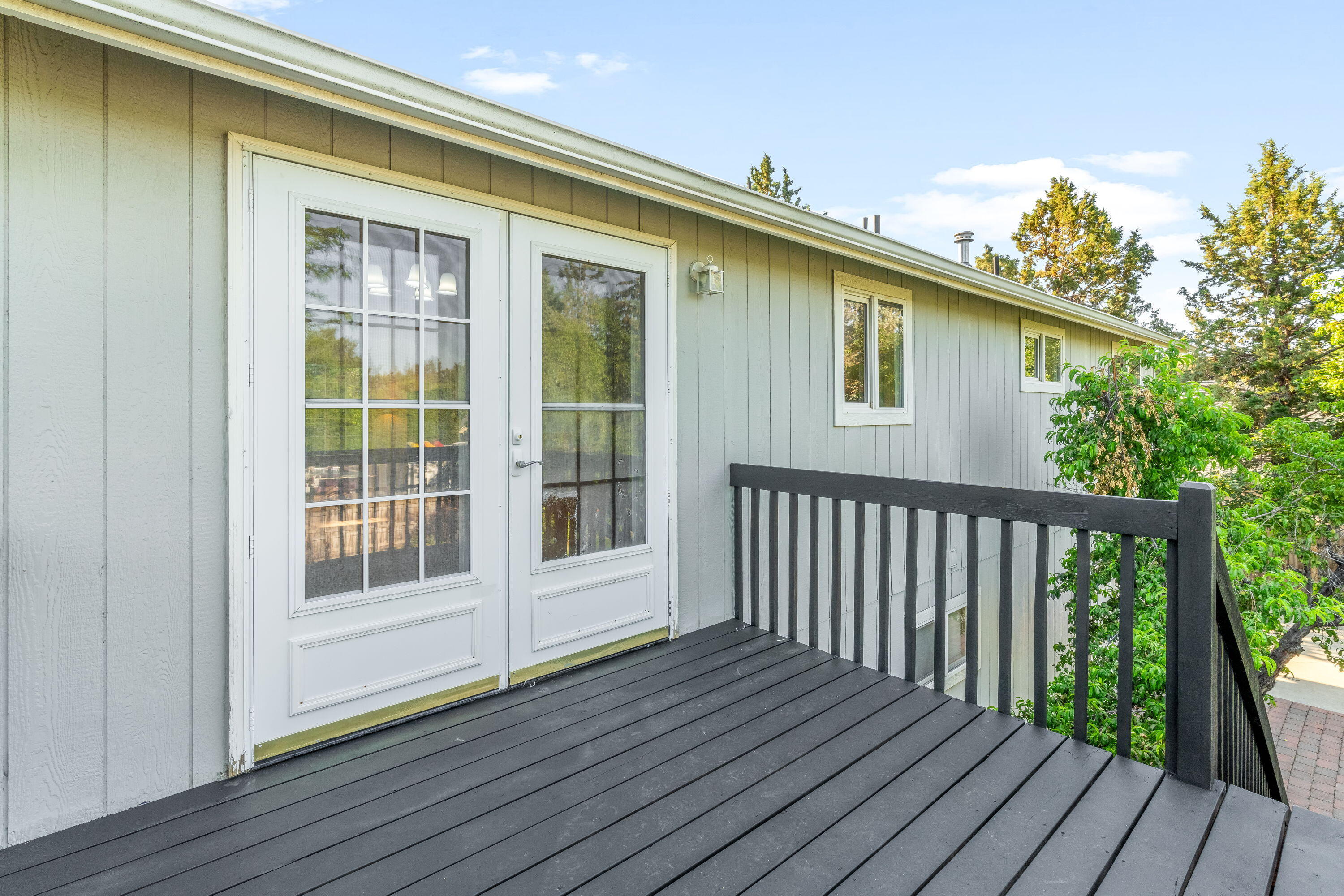 Bend, Oregon, 97701, United States, 3 Bedrooms Bedrooms, ,3 BathroomsBathrooms,Residential,For Sale,1889882