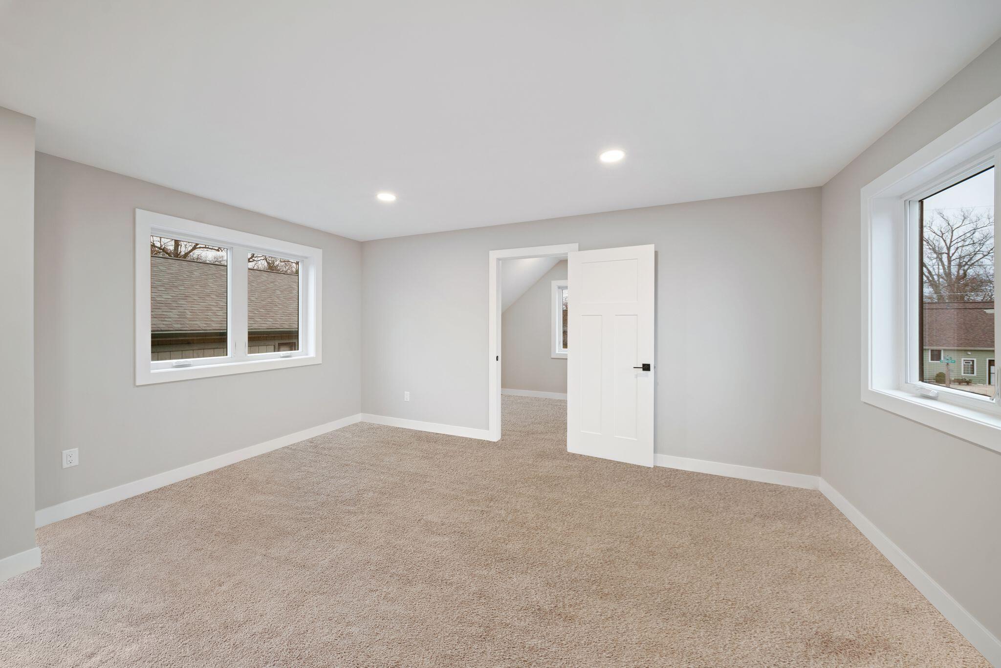 Burlington, Wisconsin, 53105, United States, 6 Bedrooms Bedrooms, ,4 BathroomsBathrooms,Residential,For Sale,2003027