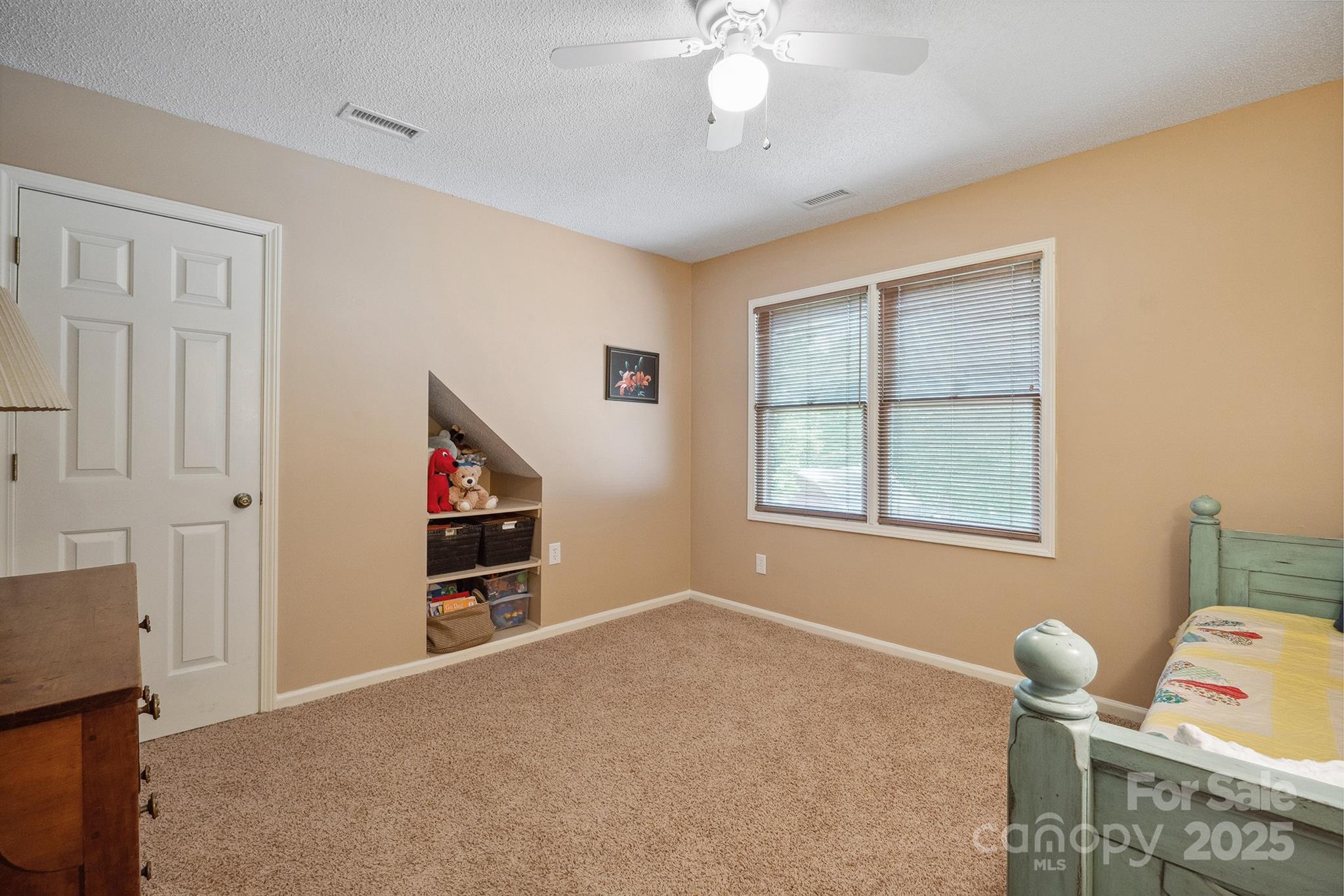 Granite Falls, North Carolina, 28630, United States, 4 Bedrooms Bedrooms, ,4 BathroomsBathrooms,Residential,For Sale,1907172