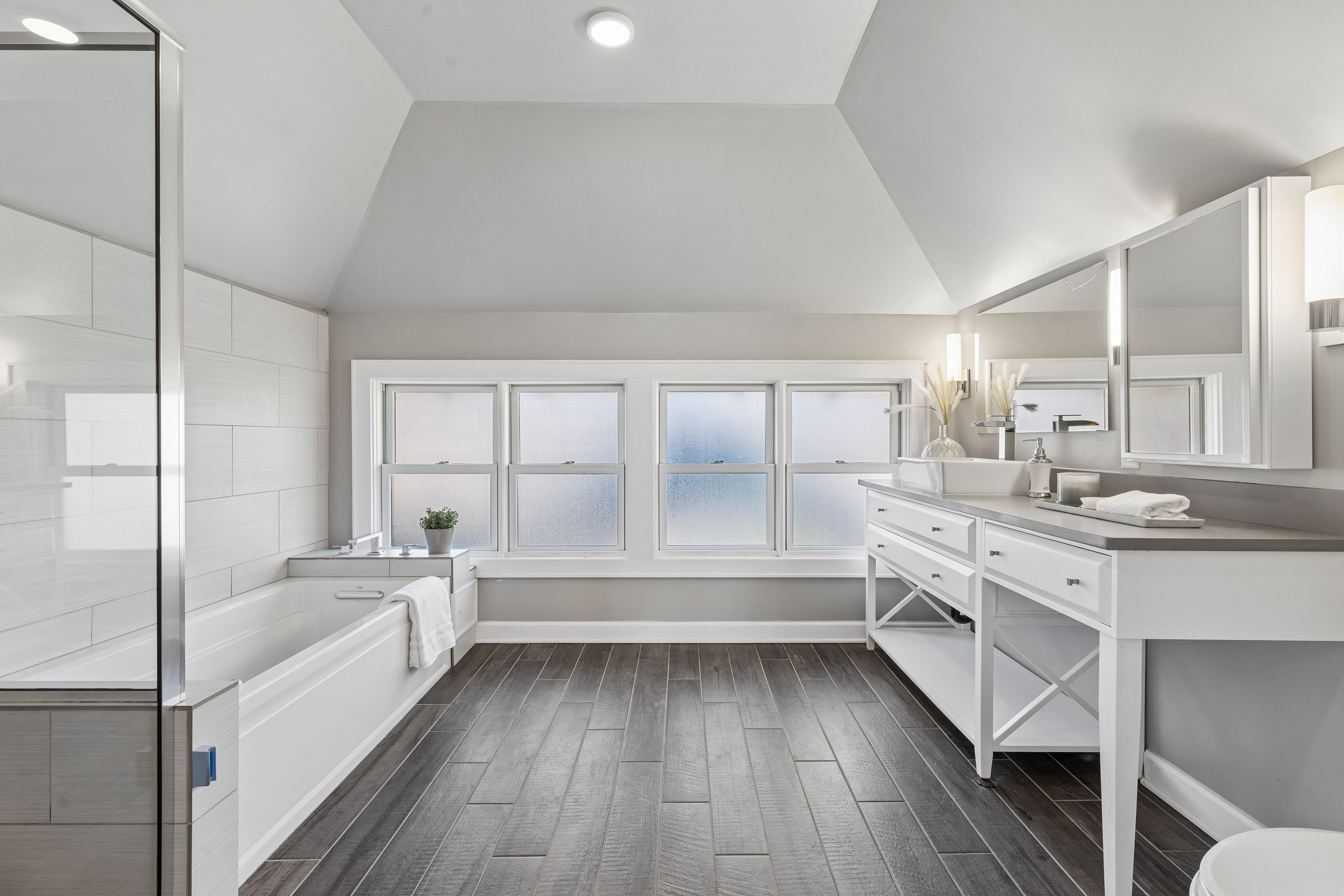  Sophisticated Bryn Mawr Living with Stunning Primary Retreat - 物件實景