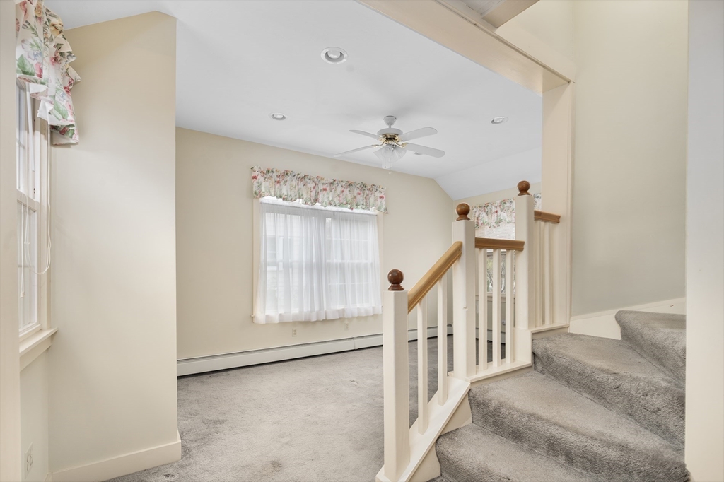 Northbridge, Massachusetts, 01534, United States, 3 Bedrooms Bedrooms, ,1 BathroomBathrooms,Residential,For Sale,1992479