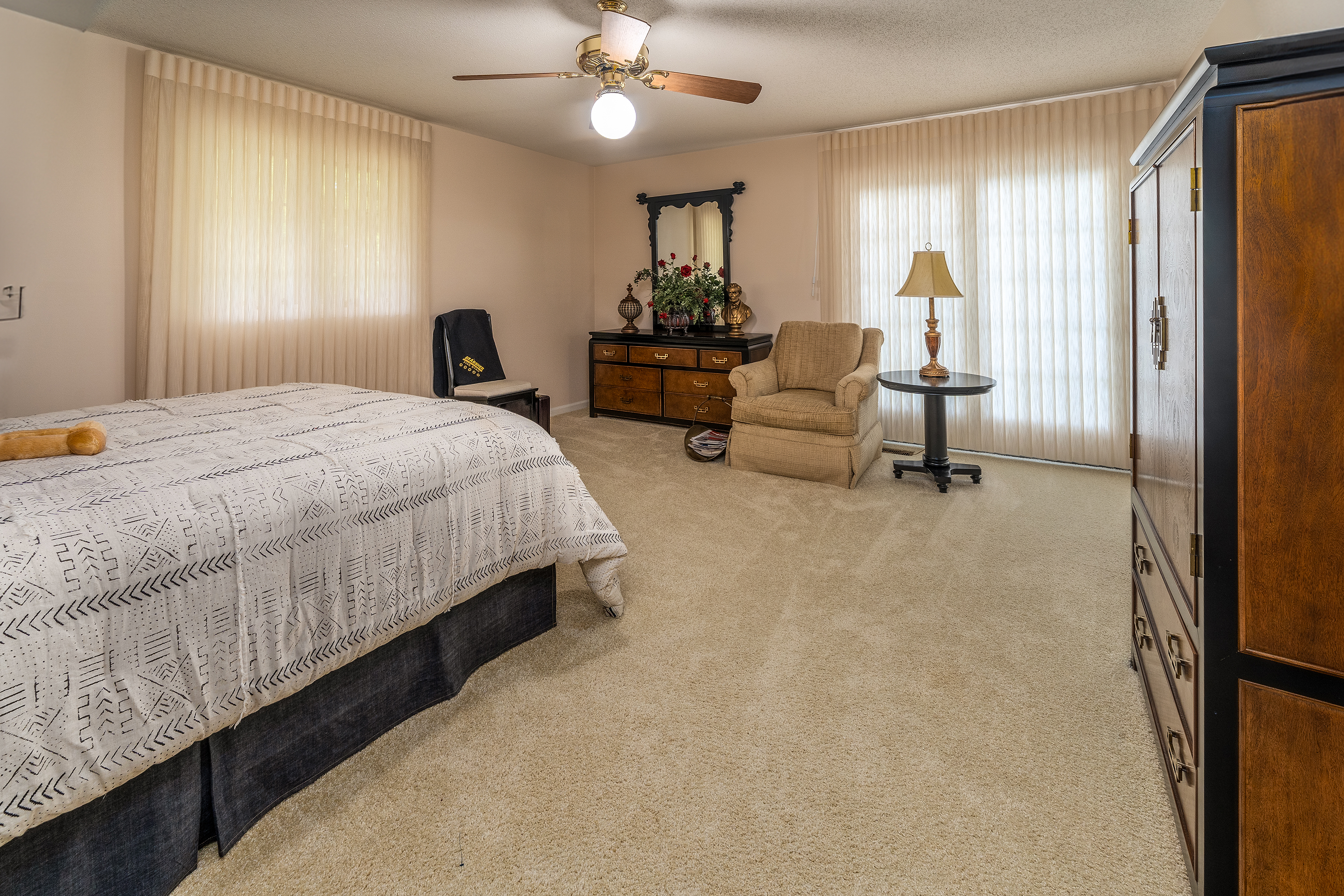 Marion, Illinois, 62959, United States, 7 Bedrooms Bedrooms, ,7 BathroomsBathrooms,Residential,For Sale,1979062