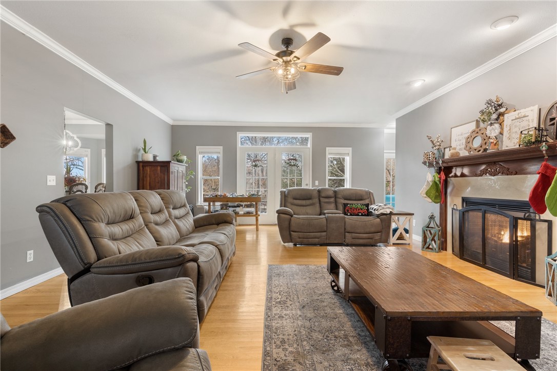 Harrison, Arkansas, 72601, United States, 5 Bedrooms Bedrooms, ,4 BathroomsBathrooms,Residential,For Sale,1934554