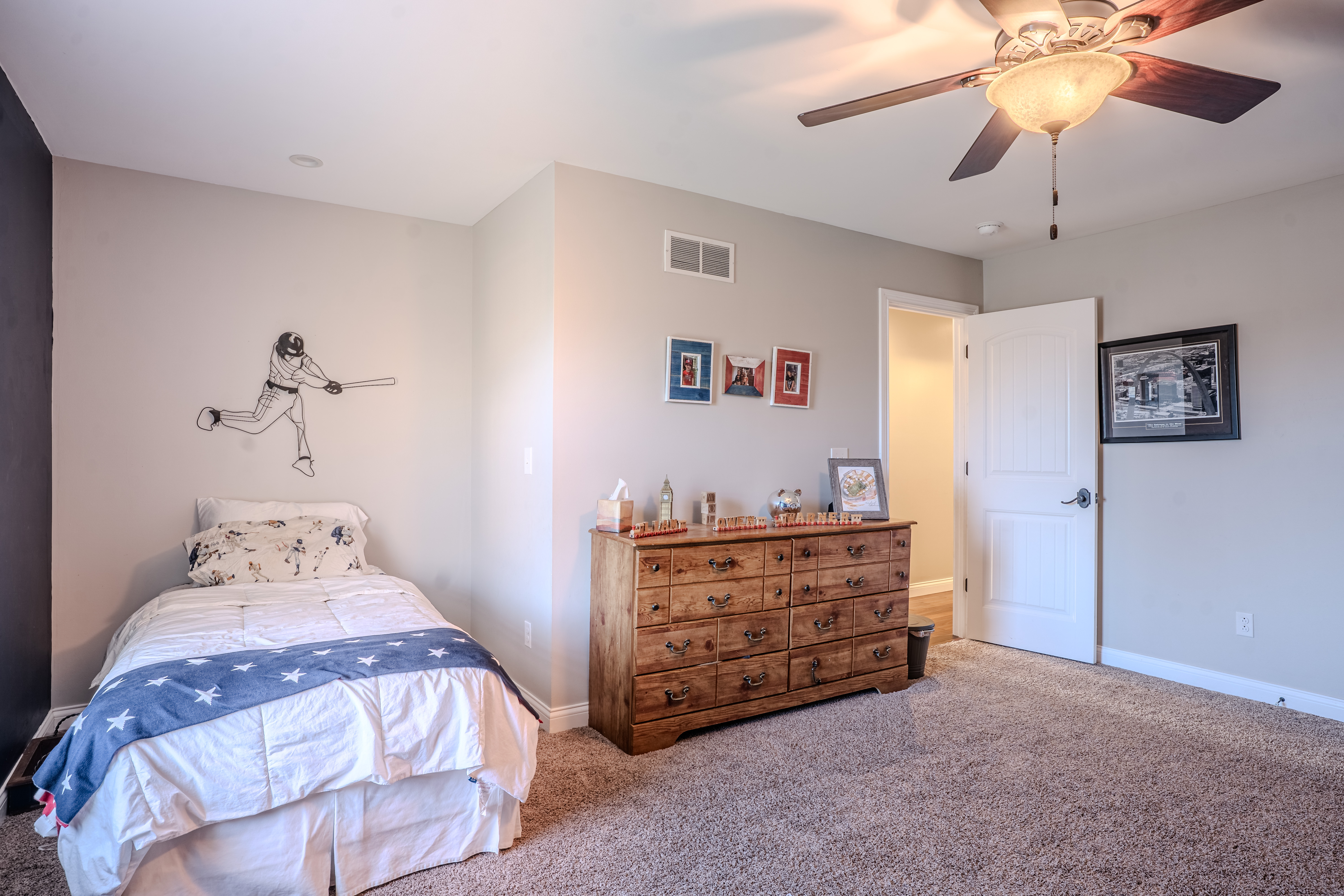 Frankfort, Kentucky, 40601, United States, 6 Bedrooms Bedrooms, ,3 BathroomsBathrooms,Residential,For Sale,2012095