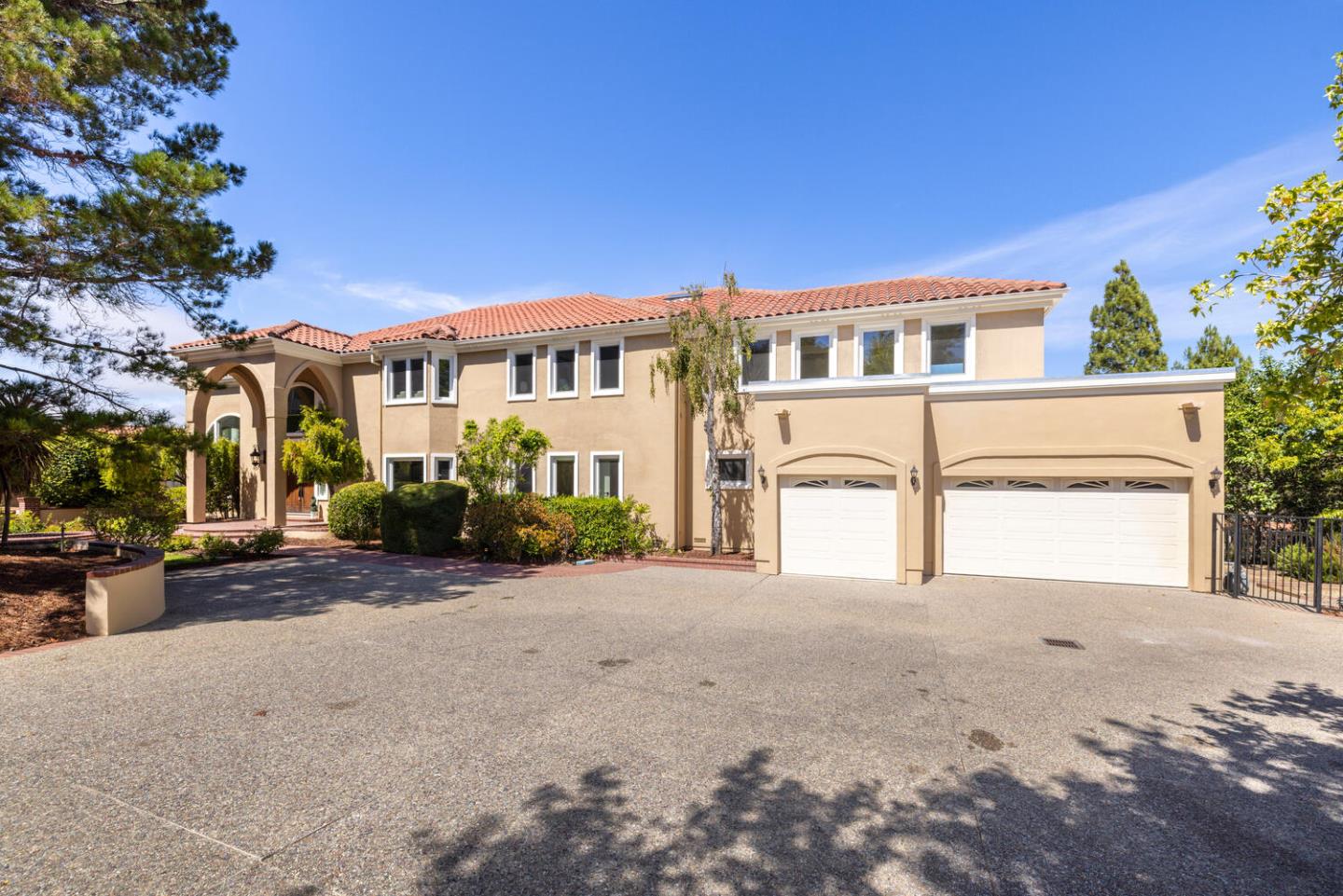 Hillsborough, California, 94010, United States, 5 Bedrooms Bedrooms, ,5 BathroomsBathrooms,Residential,For Sale,1940320