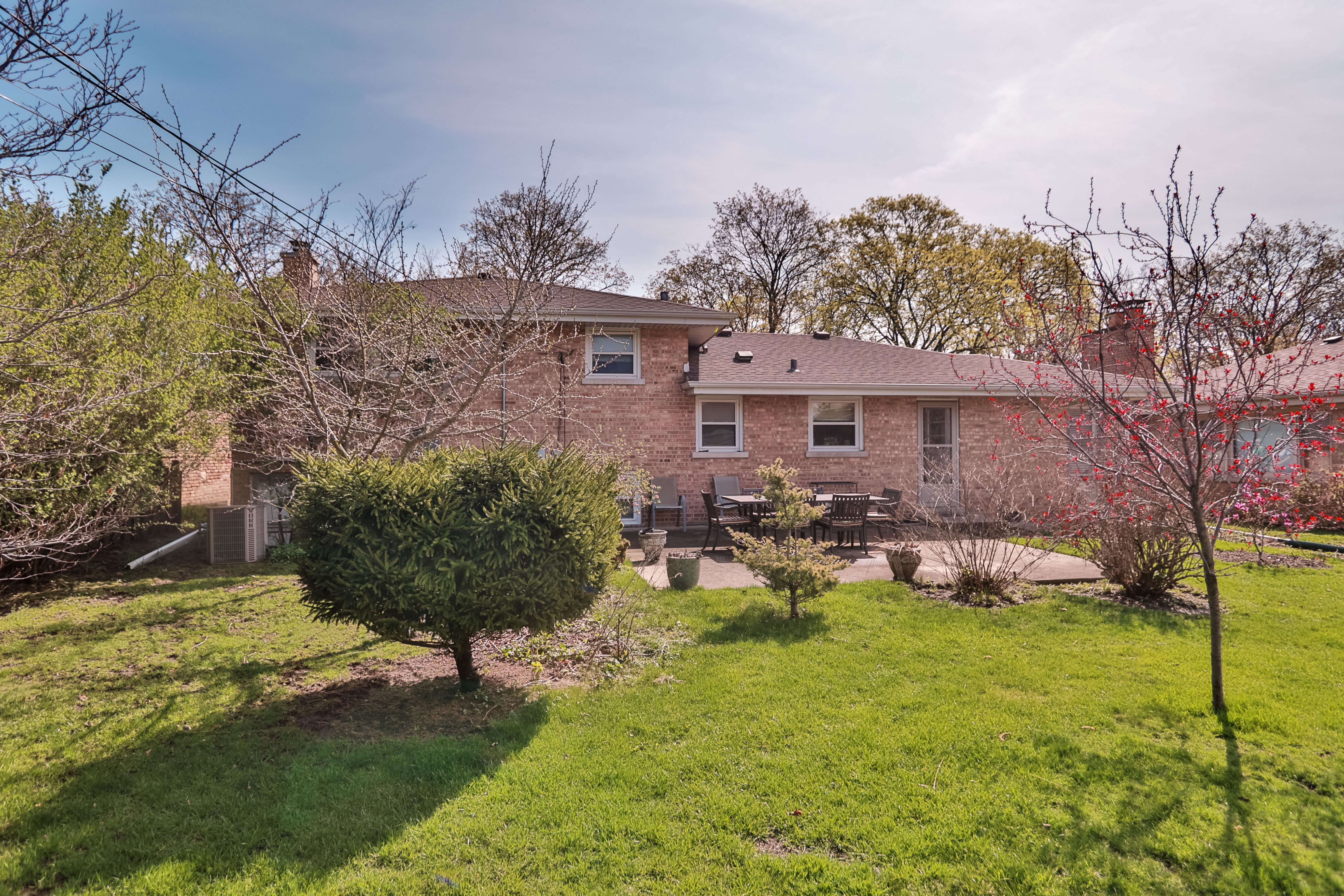  Split-level Home Offering Style, Space, and Modern Convenience - 物件實景