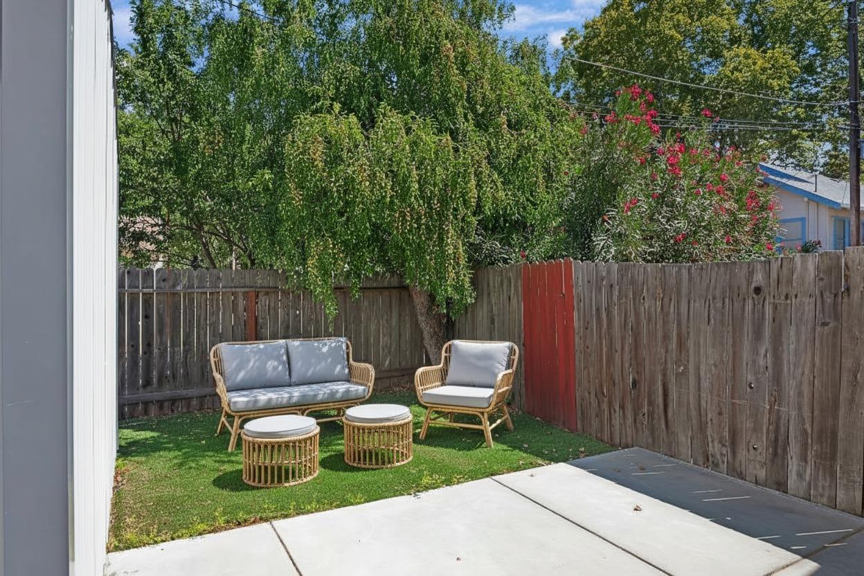 Sacramento, California, 95818, United States, 2 Bedrooms Bedrooms, ,1 BathroomBathrooms,Residential,For Sale,1975469