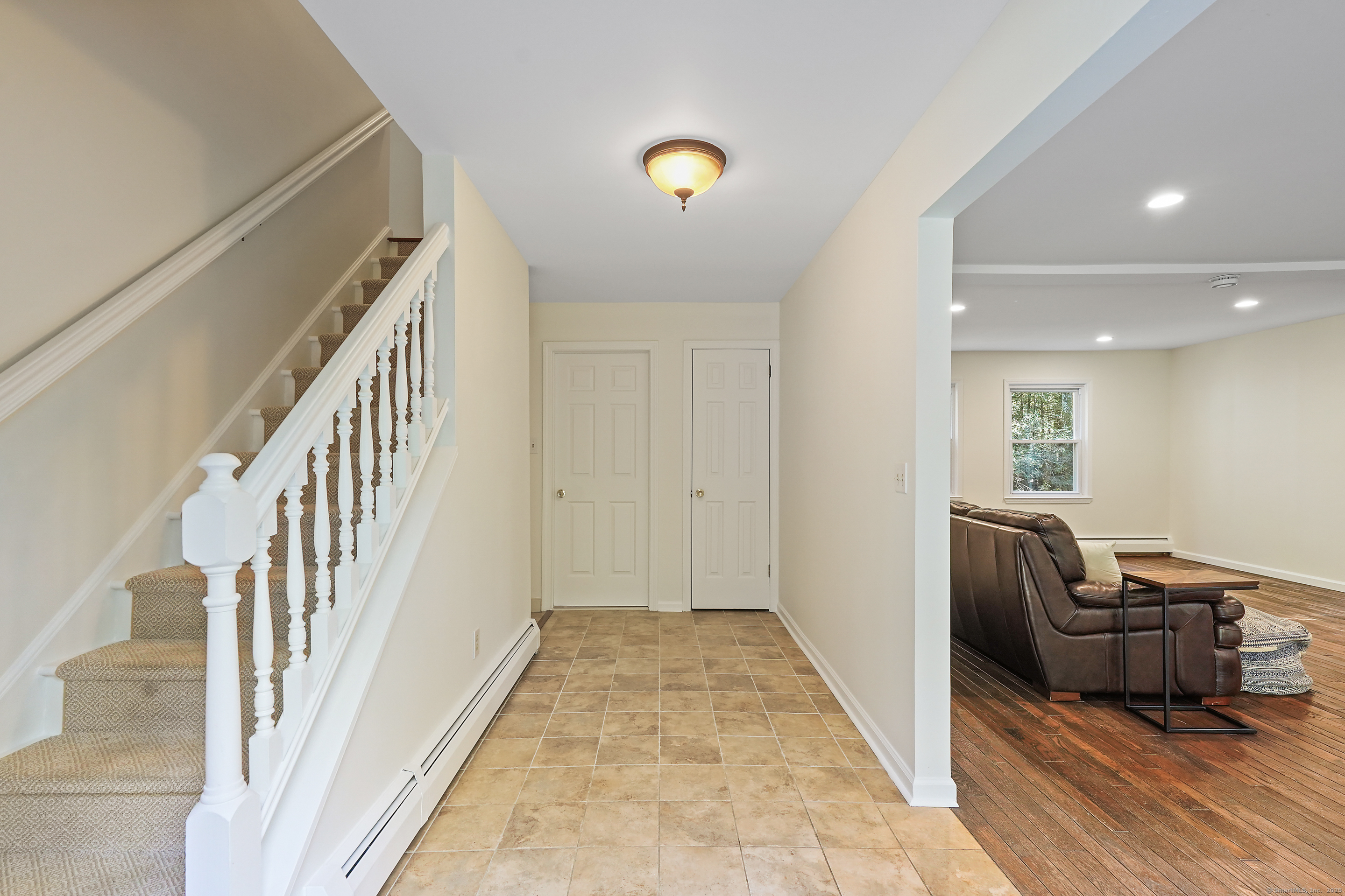 Brookfield, Connecticut, 06804, United States, 4 Bedrooms Bedrooms, ,3 BathroomsBathrooms,Residential,For Sale,1969368