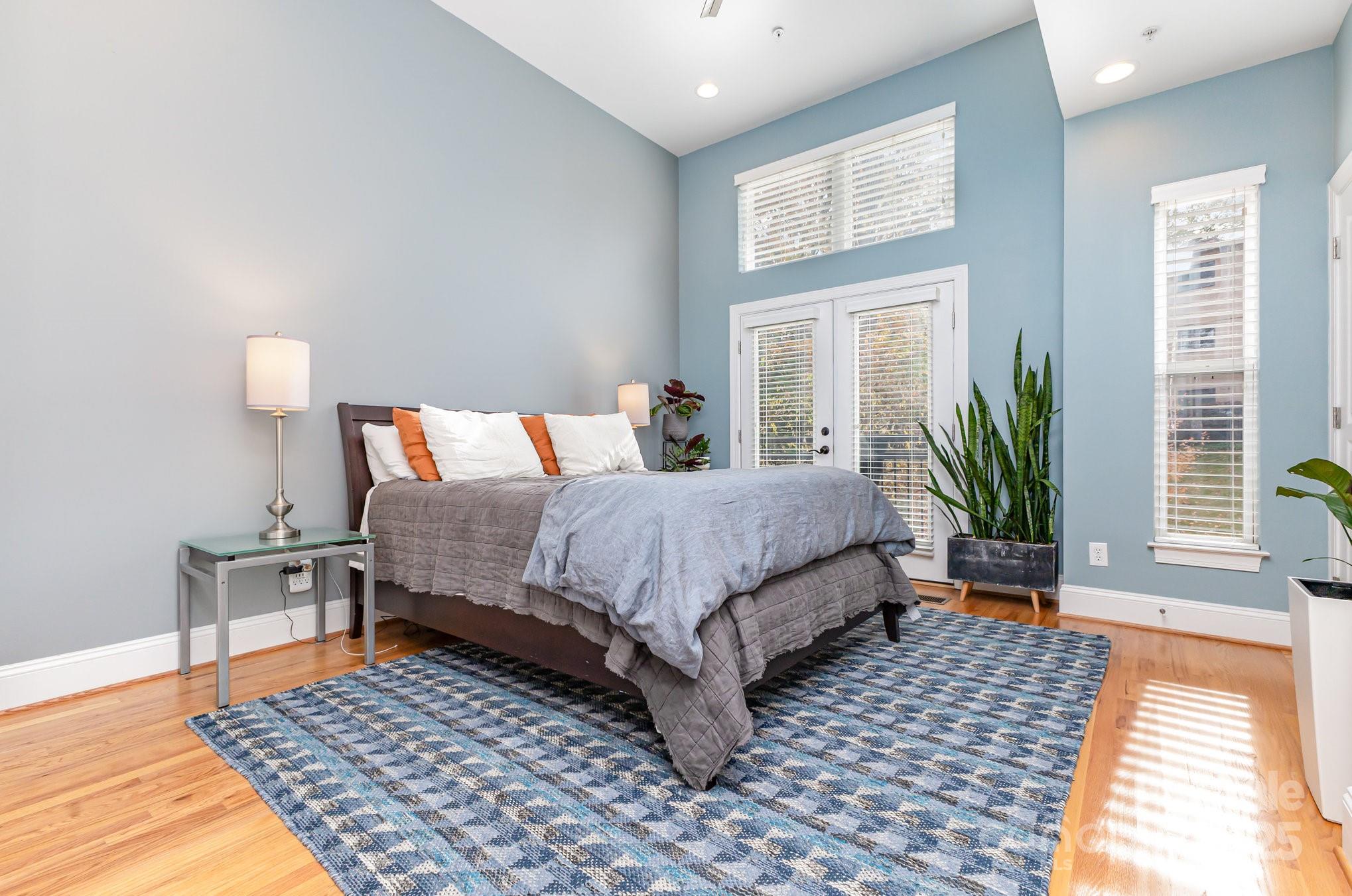 Charlotte, North Carolina, 28207, United States, 2 Bedrooms Bedrooms, ,3 BathroomsBathrooms,Residential,For Sale,1997449