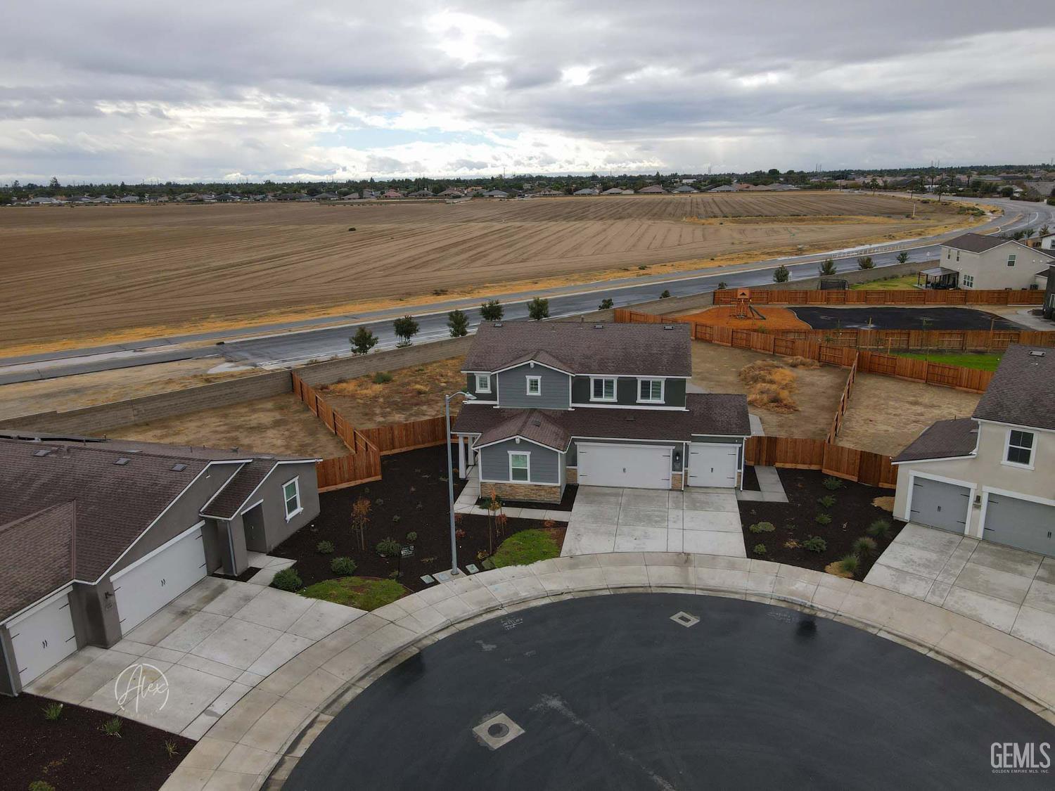 Bakersfield, California, 93314, United States, 5 Bedrooms Bedrooms, ,4 BathroomsBathrooms,Residential,For Sale,1983146