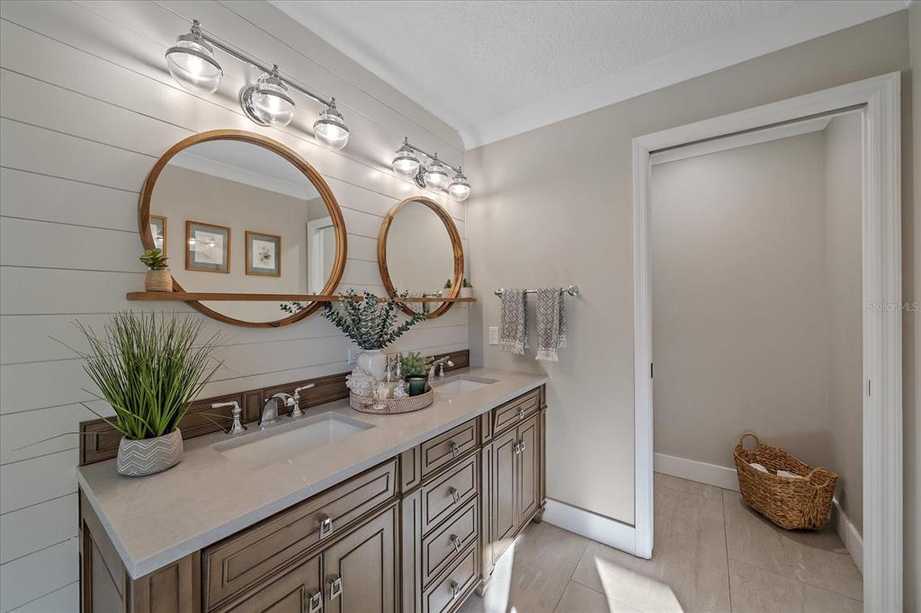 Bradenton, Florida, 34212, United States, 4 Bedrooms Bedrooms, ,3 BathroomsBathrooms,Residential,For Sale,1987592