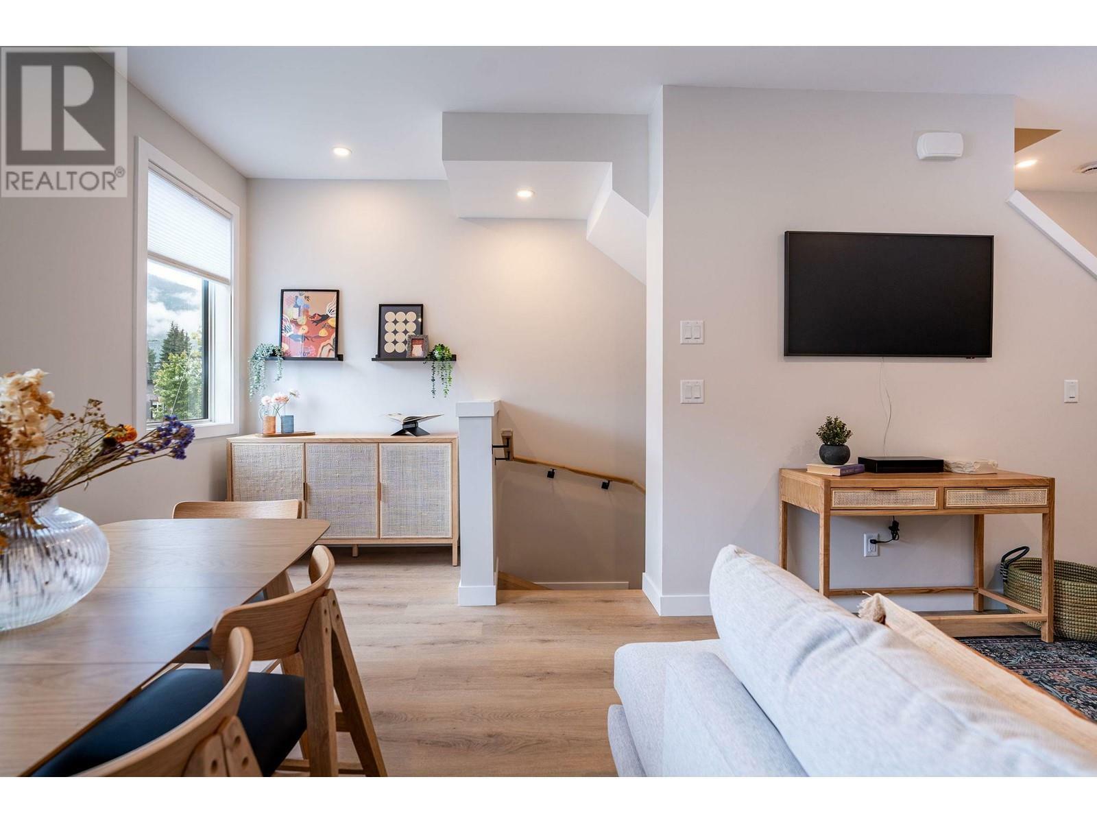 REVELSTOKE, British Columbia, V0E 2S0, CA, 3 Bedrooms Bedrooms, ,3 BathroomsBathrooms,Residential,For Sale,1839085