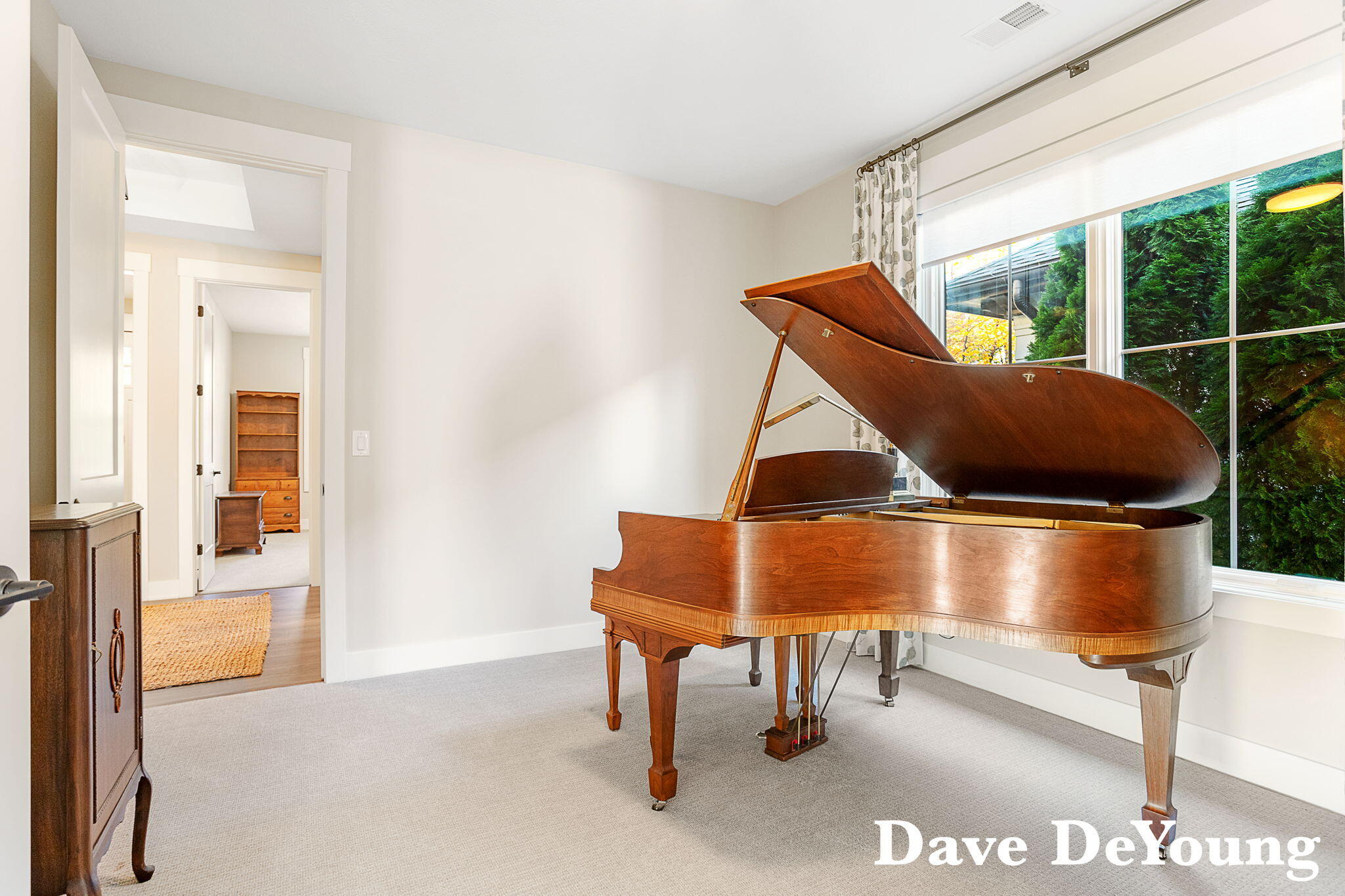 Holland, Michigan, 49424, United States, 3 Bedrooms Bedrooms, ,3 BathroomsBathrooms,Residential,For Sale,1986550