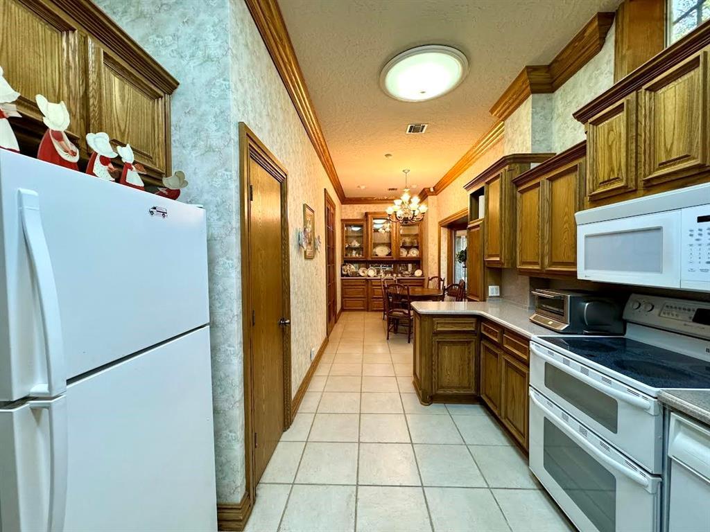 Chickasha, Oklahoma, 73018, United States, 7 Bedrooms Bedrooms, ,7 BathroomsBathrooms,Residential,For Sale,1921777