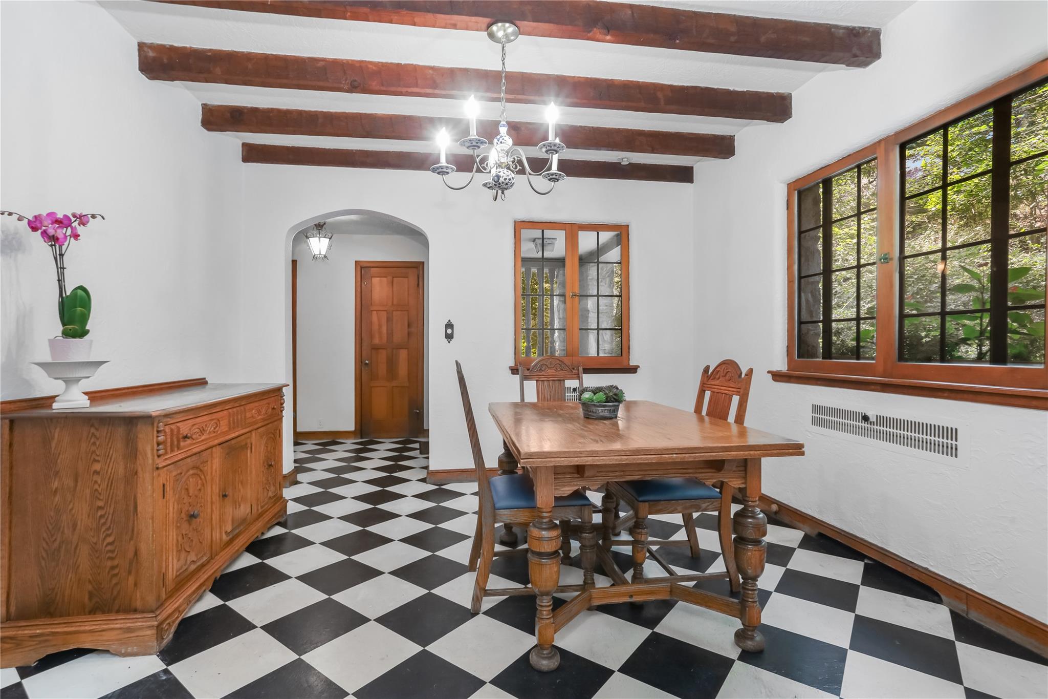 Pleasantville, New York, 10570, United States, 4 Bedrooms Bedrooms, ,4 BathroomsBathrooms,Residential,For Sale,1896096
