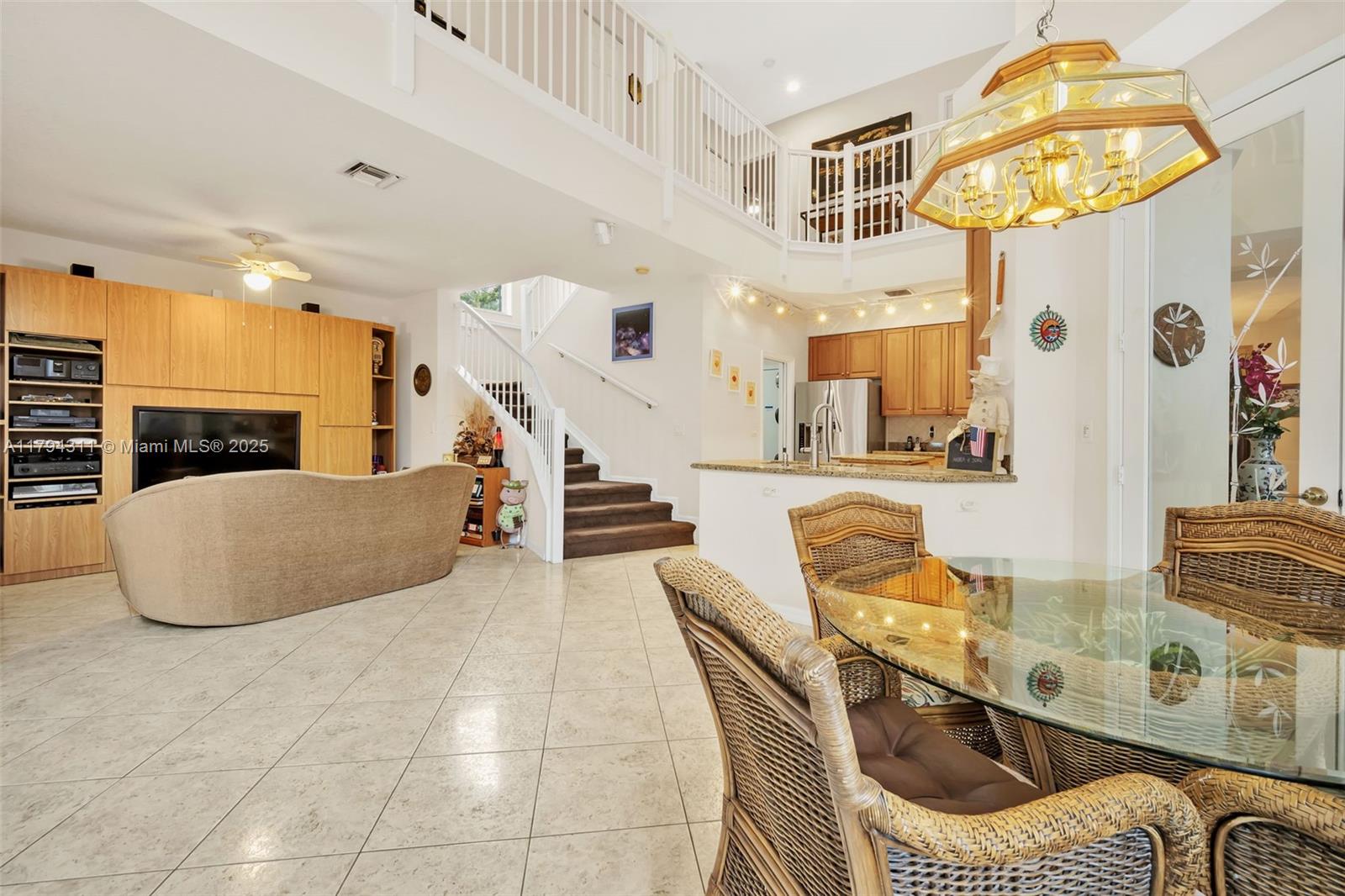Davie, Florida, 33328, United States, 5 Bedrooms Bedrooms, ,4 BathroomsBathrooms,Residential,For Sale,1793011