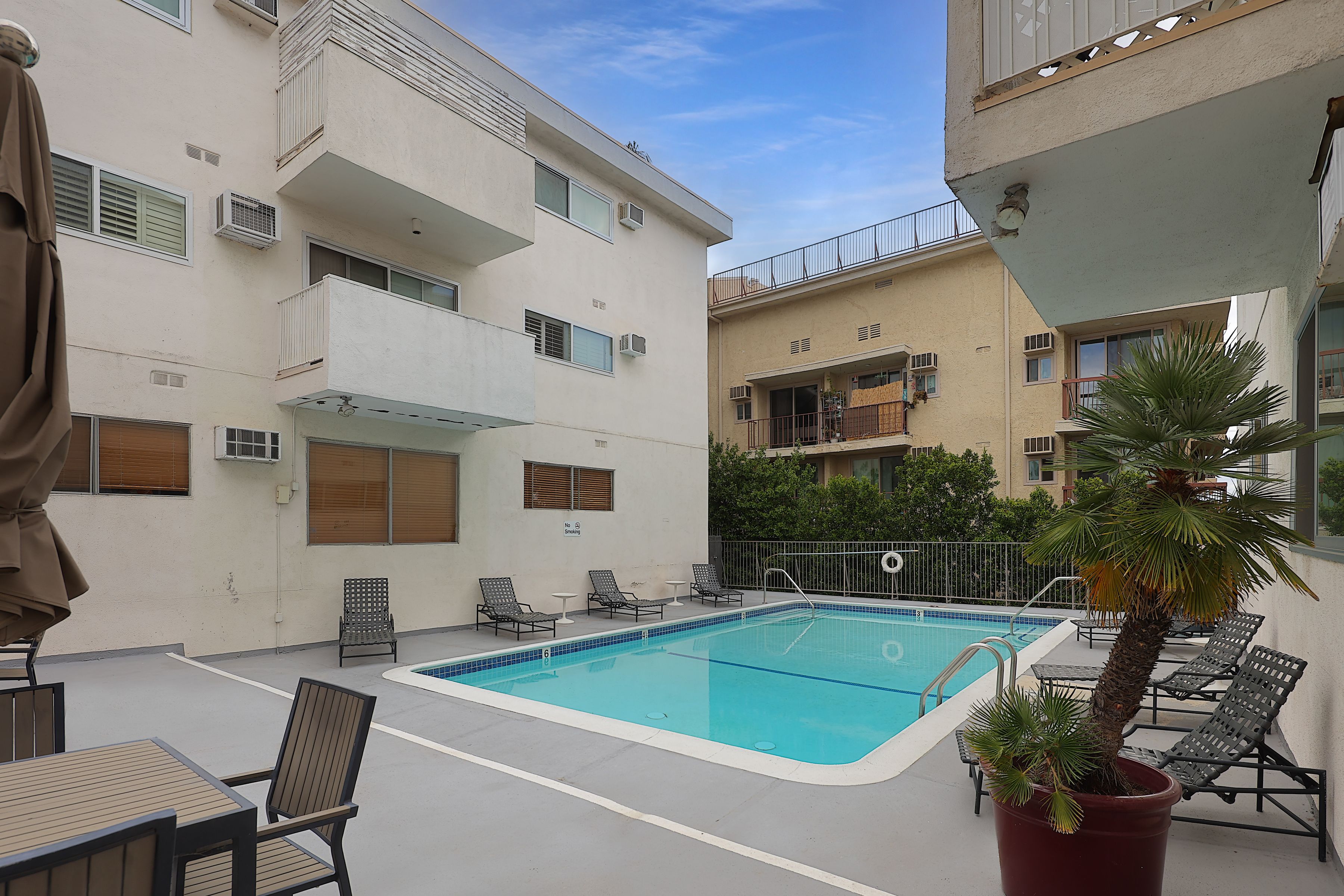  960 Larrabee Street #218 - 物件實景