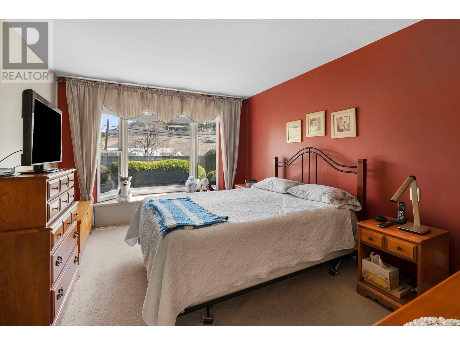 KELOWNA, British Columbia, V1V 1Z4, CA, 2 Bedrooms Bedrooms, ,2 BathroomsBathrooms,Residential,For Sale,1960931