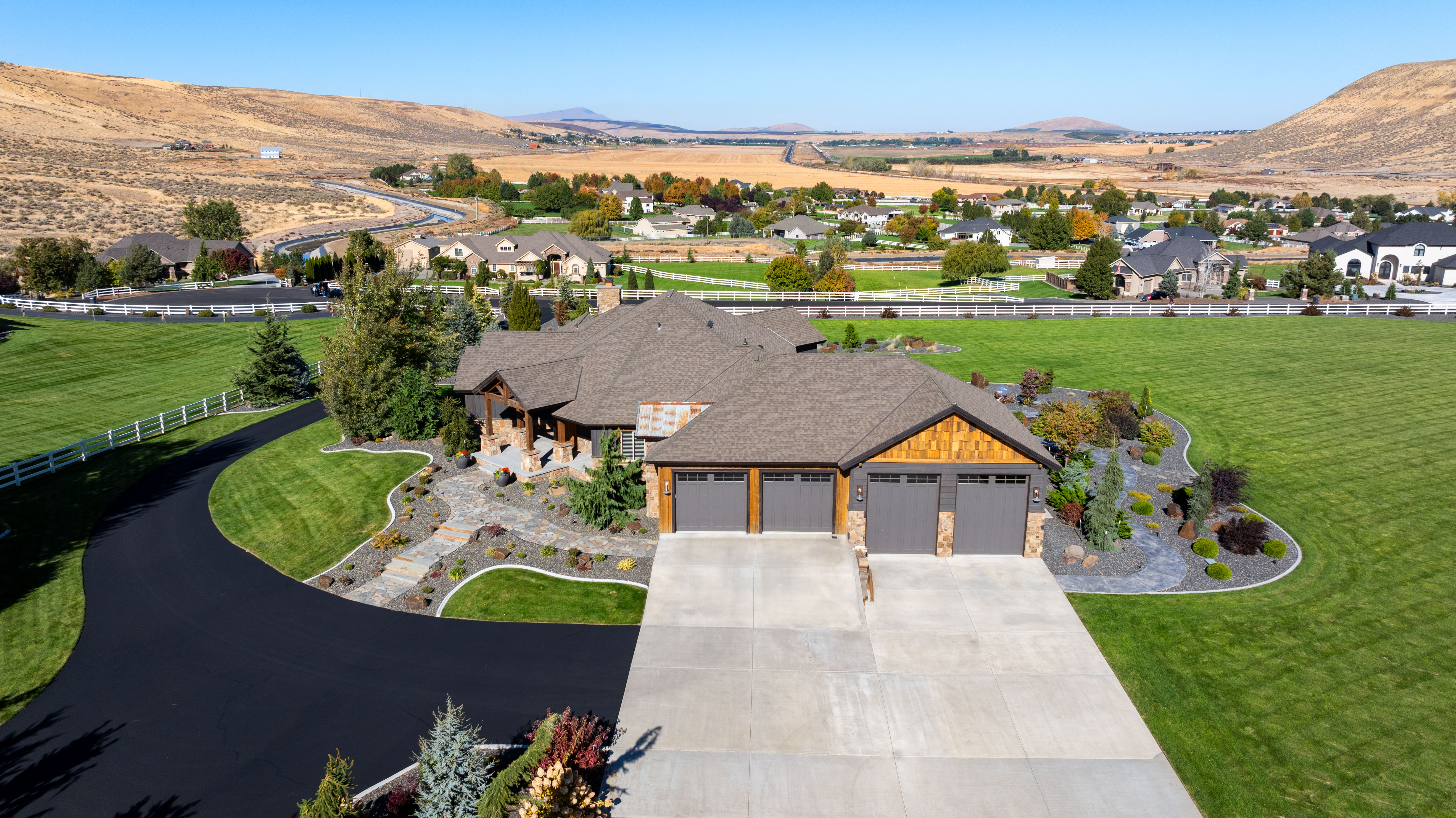  Views 6 Car Garage, Luxury Estate on 4 acres. - 物件實景