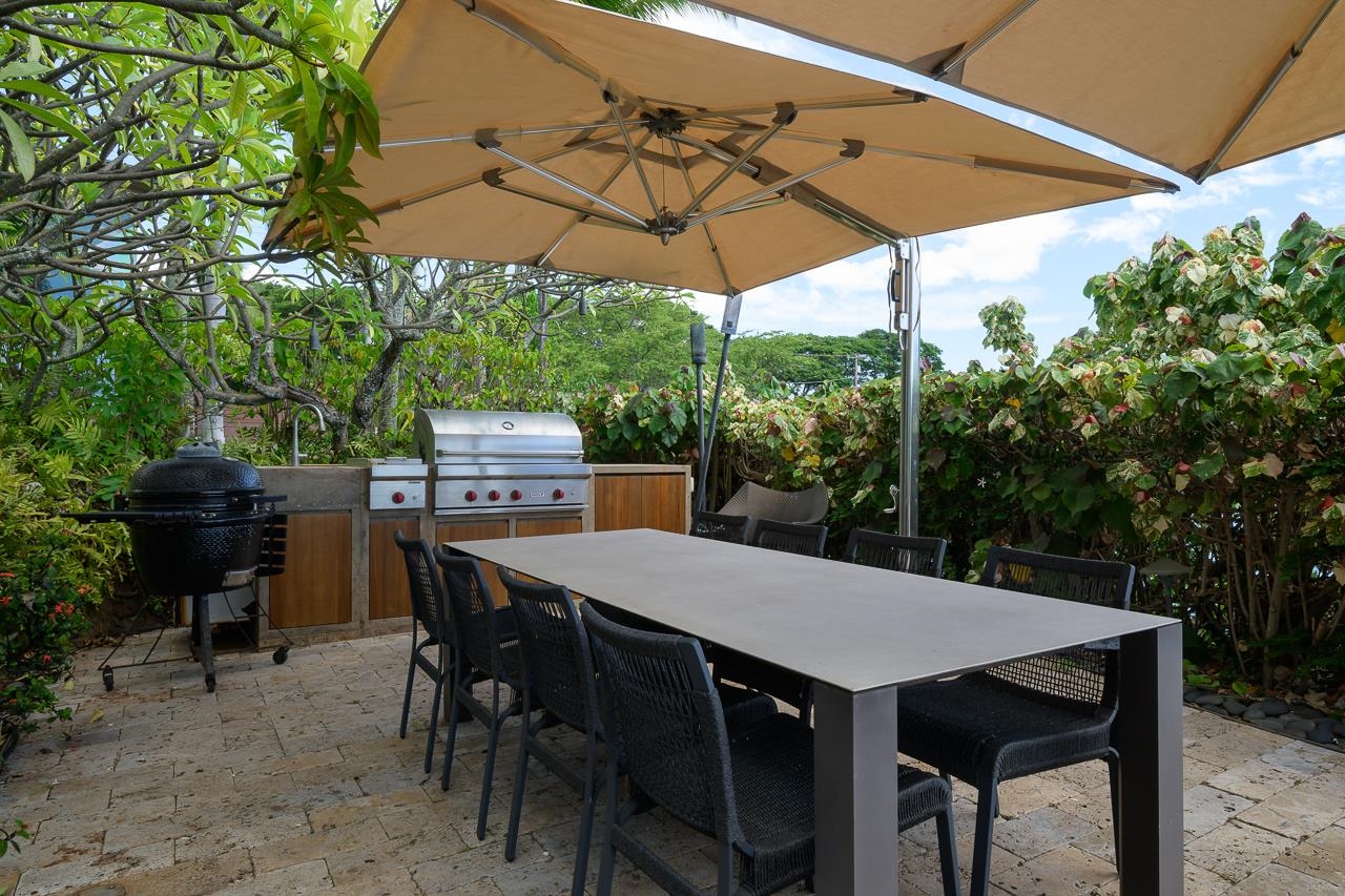 Lahaina, Hawaii, 96761, United States, 7 Bedrooms Bedrooms, ,9 BathroomsBathrooms,Residential,For Sale,1934362