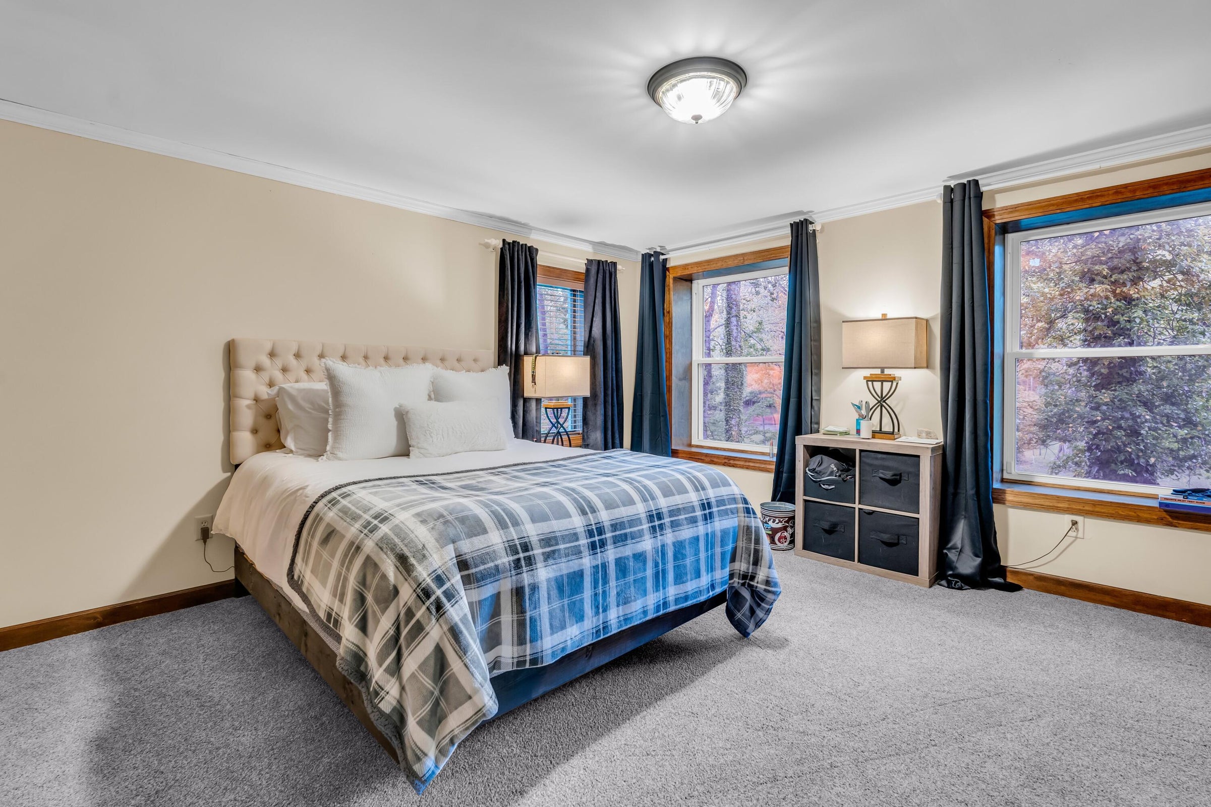 Columbus, Mississippi, 39705, United States, 4 Bedrooms Bedrooms, ,4 BathroomsBathrooms,Residential,For Sale,1976327