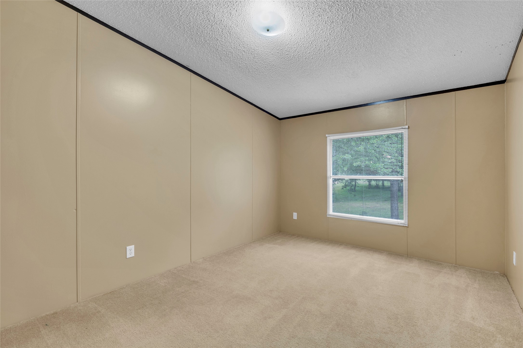 Waco, Texas, 76705, United States, 4 Bedrooms Bedrooms, ,2 BathroomsBathrooms,Residential,For Sale,1960716