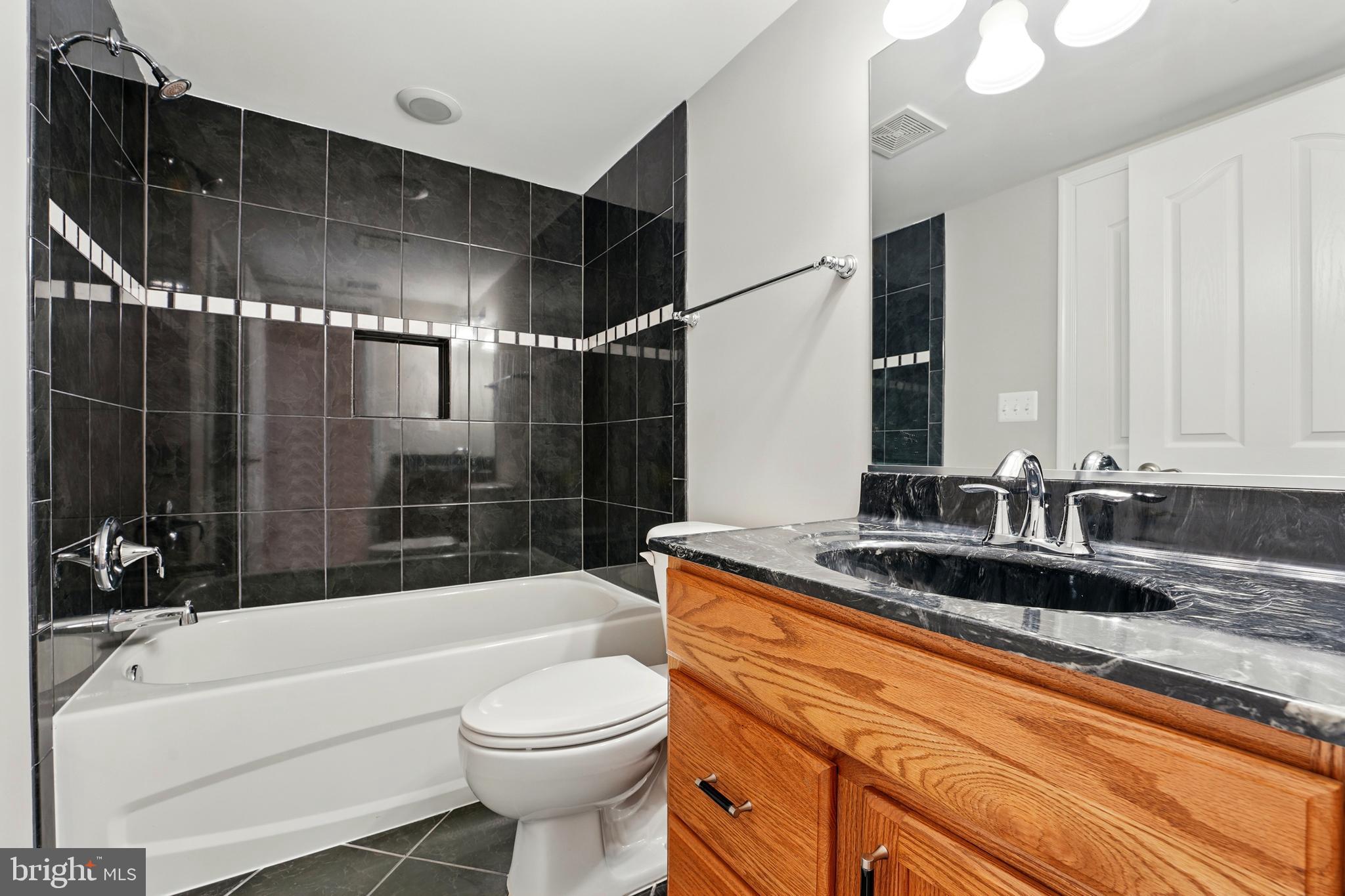 Culpeper, Virginia, 22701, United States, 5 Bedrooms Bedrooms, ,5 BathroomsBathrooms,Residential,For Sale,1841439