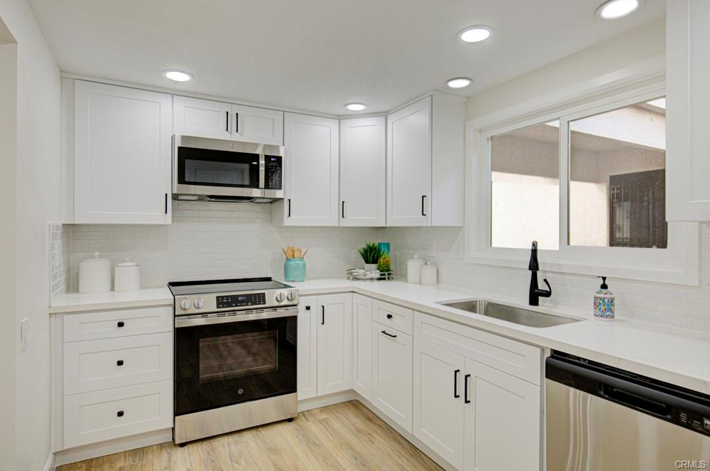 Laguna woods, California, 92637, United States, 2 Bedrooms Bedrooms, ,1 BathroomBathrooms,Residential,For Sale,2009291