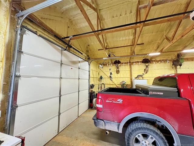 Tahlequah, Oklahoma, 74464, United States, 6 Bedrooms Bedrooms, ,4 BathroomsBathrooms,Residential,For Sale,1982576