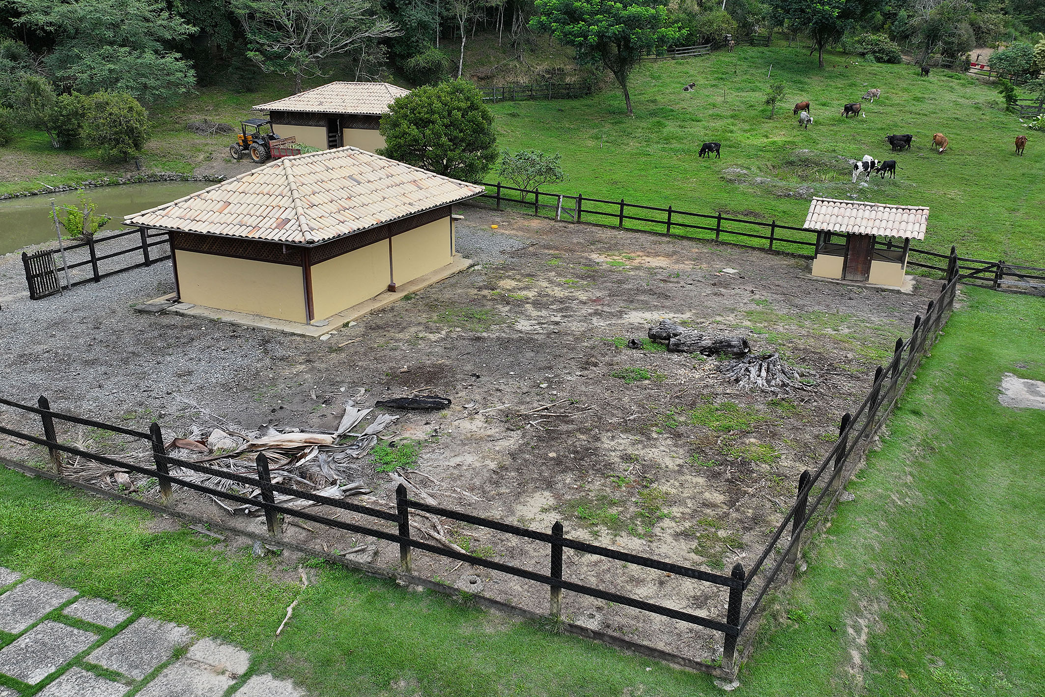 Renovated Farm with an Impressive Main Residence and Complete Infrastructure - 物件實景