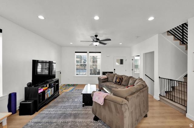 South Jordan, Utah, 84009, United States, 5 Bedrooms Bedrooms, ,4 BathroomsBathrooms,Residential,For Sale,2010357