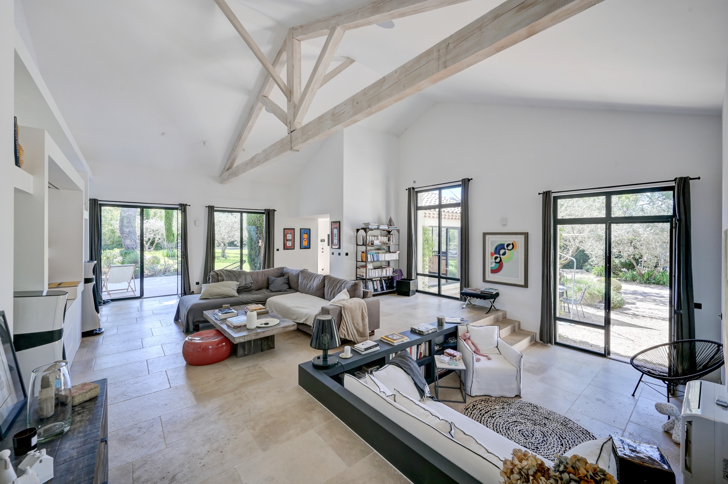  Exclusive. Rare in Eygalières, beautiful renovated house in the village center … - 物件實景