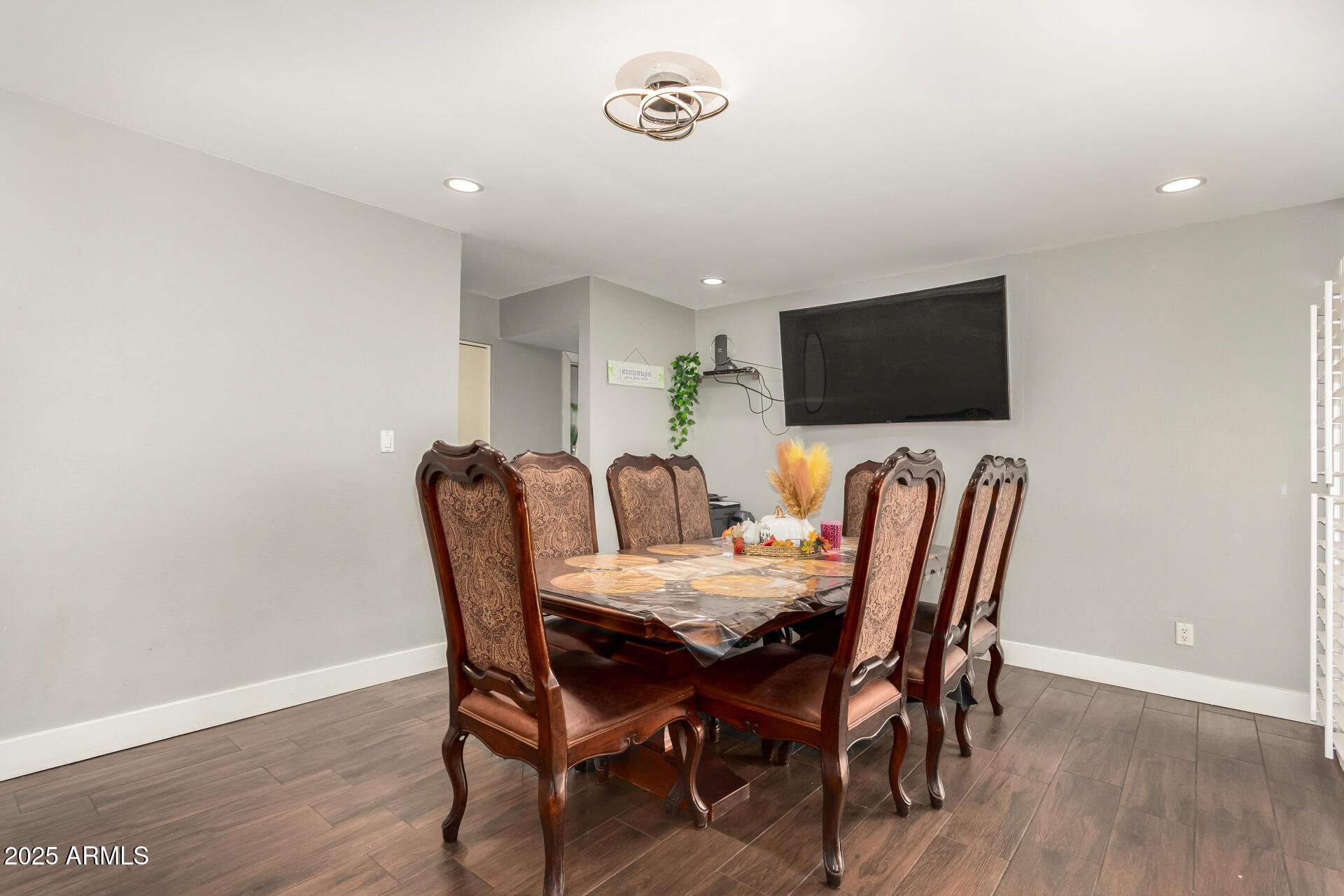 Phoenix, Arizona, 85051, United States, 5 Bedrooms Bedrooms, ,2 BathroomsBathrooms,Residential,For Sale,1987441