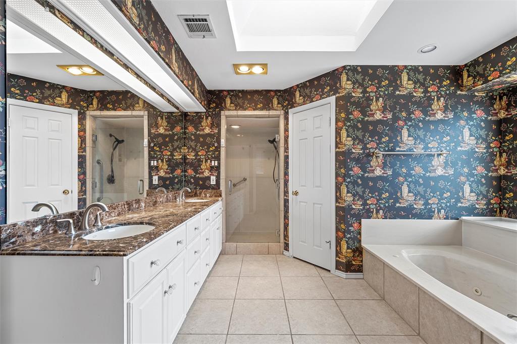 Woodway, Texas, 76712, United States, 5 Bedrooms Bedrooms, ,3 BathroomsBathrooms,Residential,For Sale,1890090