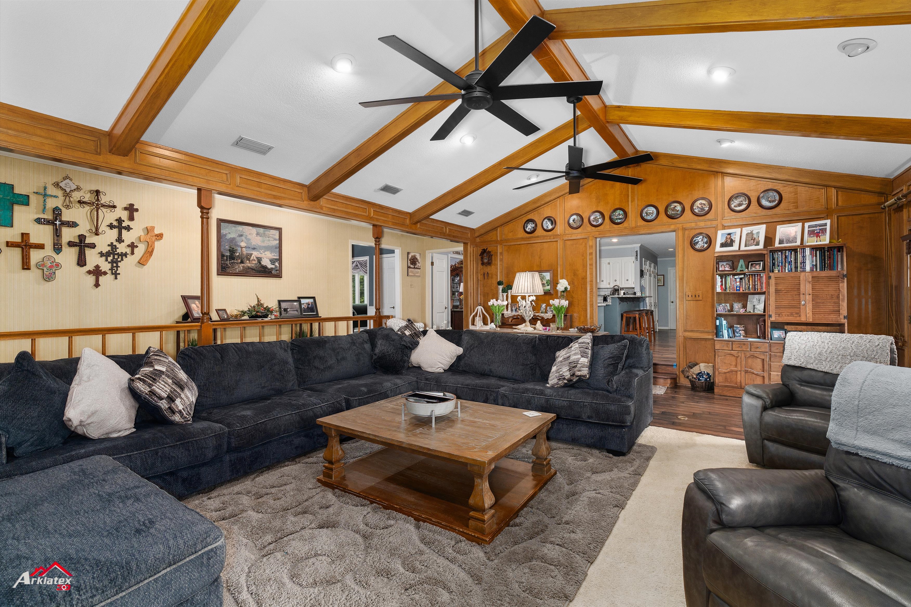 Henderson, Texas, 75654, United States, 3 Bedrooms Bedrooms, ,4 BathroomsBathrooms,Residential,For Sale,1975189