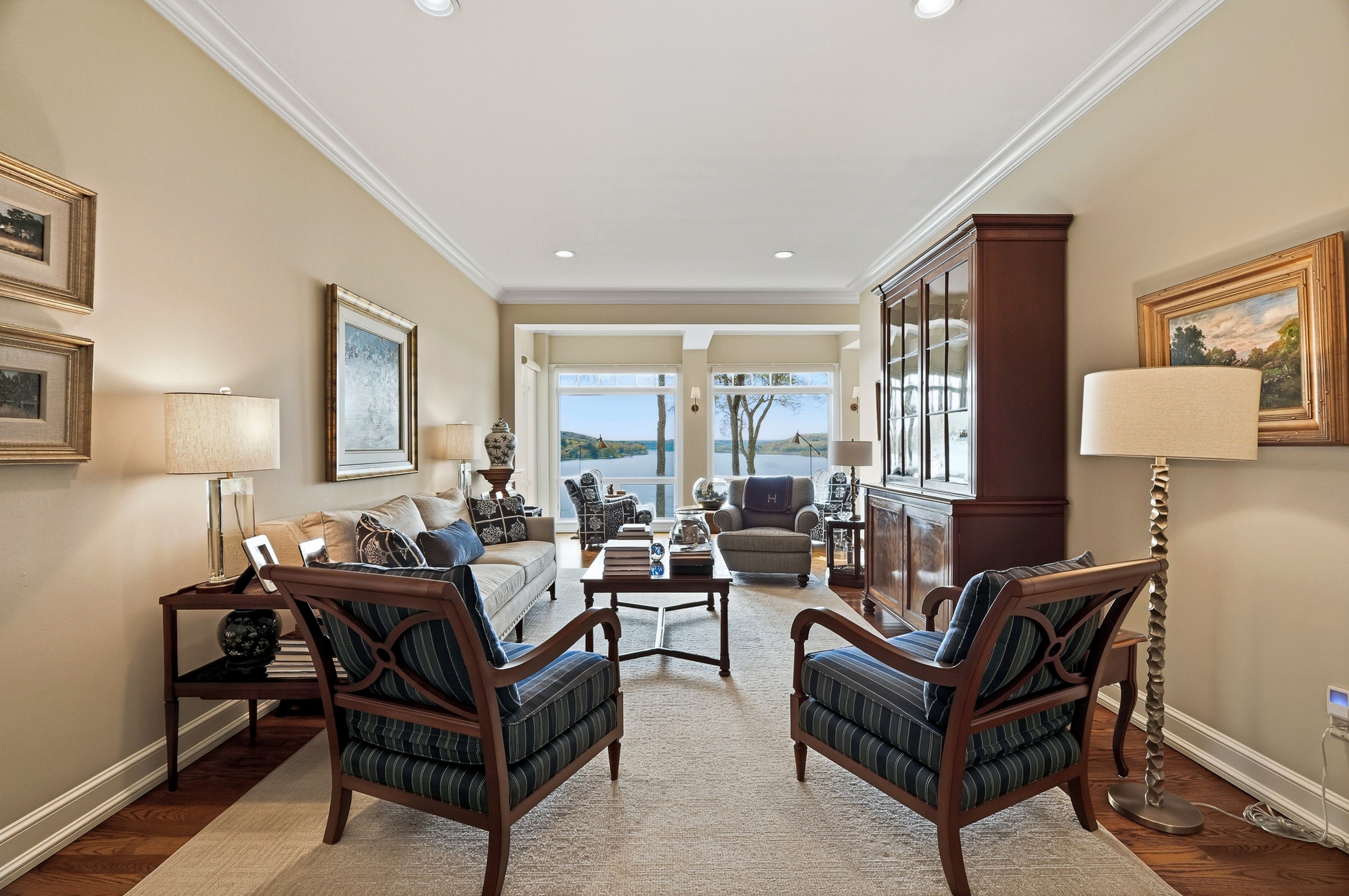  Extraordinary Waterfront Compound Offers Luxury Coastal Living - 物件實景
