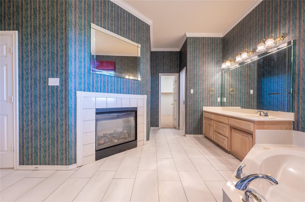 Crowley, Texas, 76036, United States, 4 Bedrooms Bedrooms, ,3 BathroomsBathrooms,Residential,For Sale,1930619