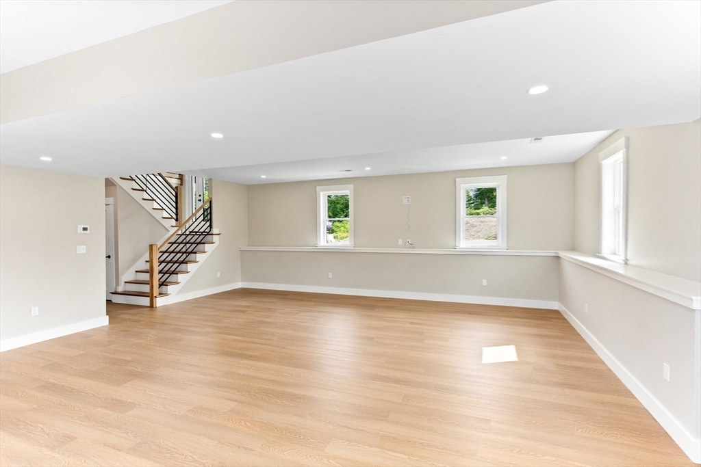 Brockton, Massachusetts, 02302, United States, 4 Bedrooms Bedrooms, ,3 BathroomsBathrooms,Residential,For Sale,1937310