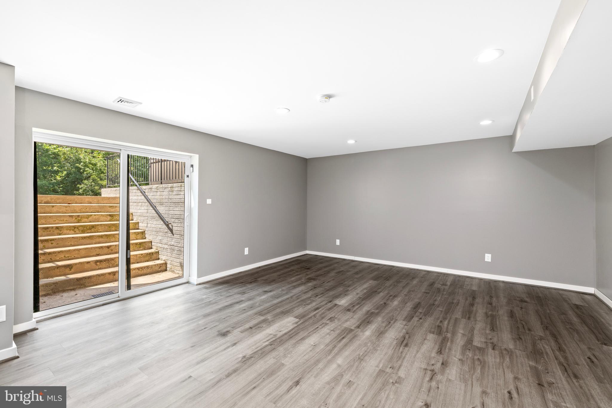 Fredericksburg, Virginia, 22407, United States, 6 Bedrooms Bedrooms, ,5 BathroomsBathrooms,Residential,For Sale,1914658