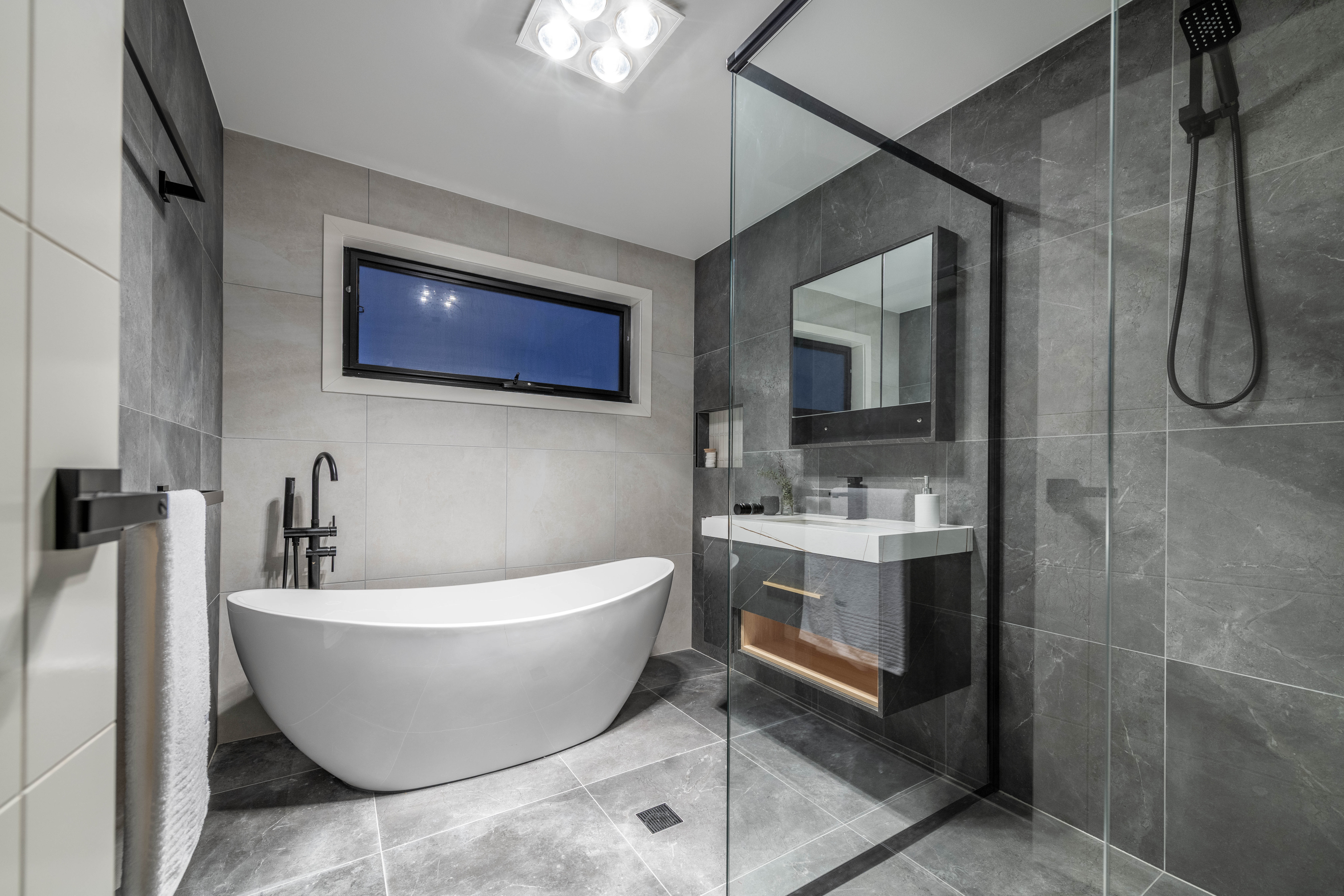  A Refined Family Home Offering Modern Comfort And Lifestyle Ease - 物件實景