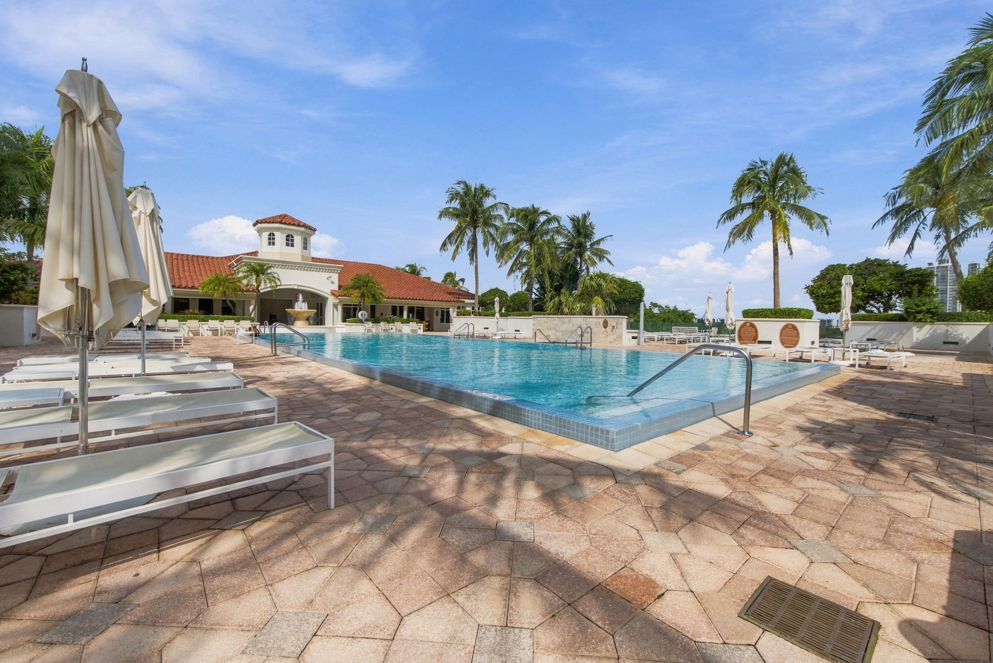  19900 E Country Club Dr, Aventura, FL, 33180 - 物件實景